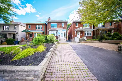 Duplex in Toronto
