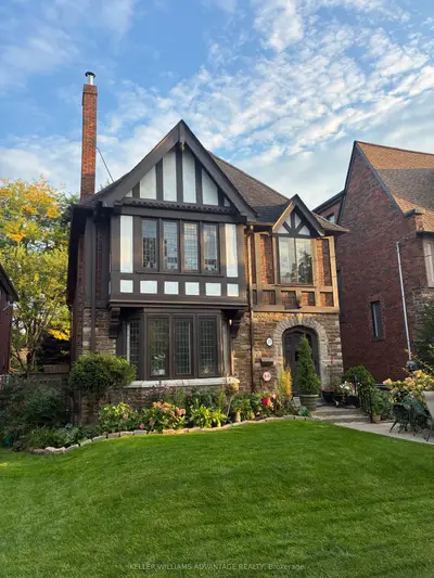 Duplex in Toronto