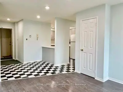 Upper Level in Toronto