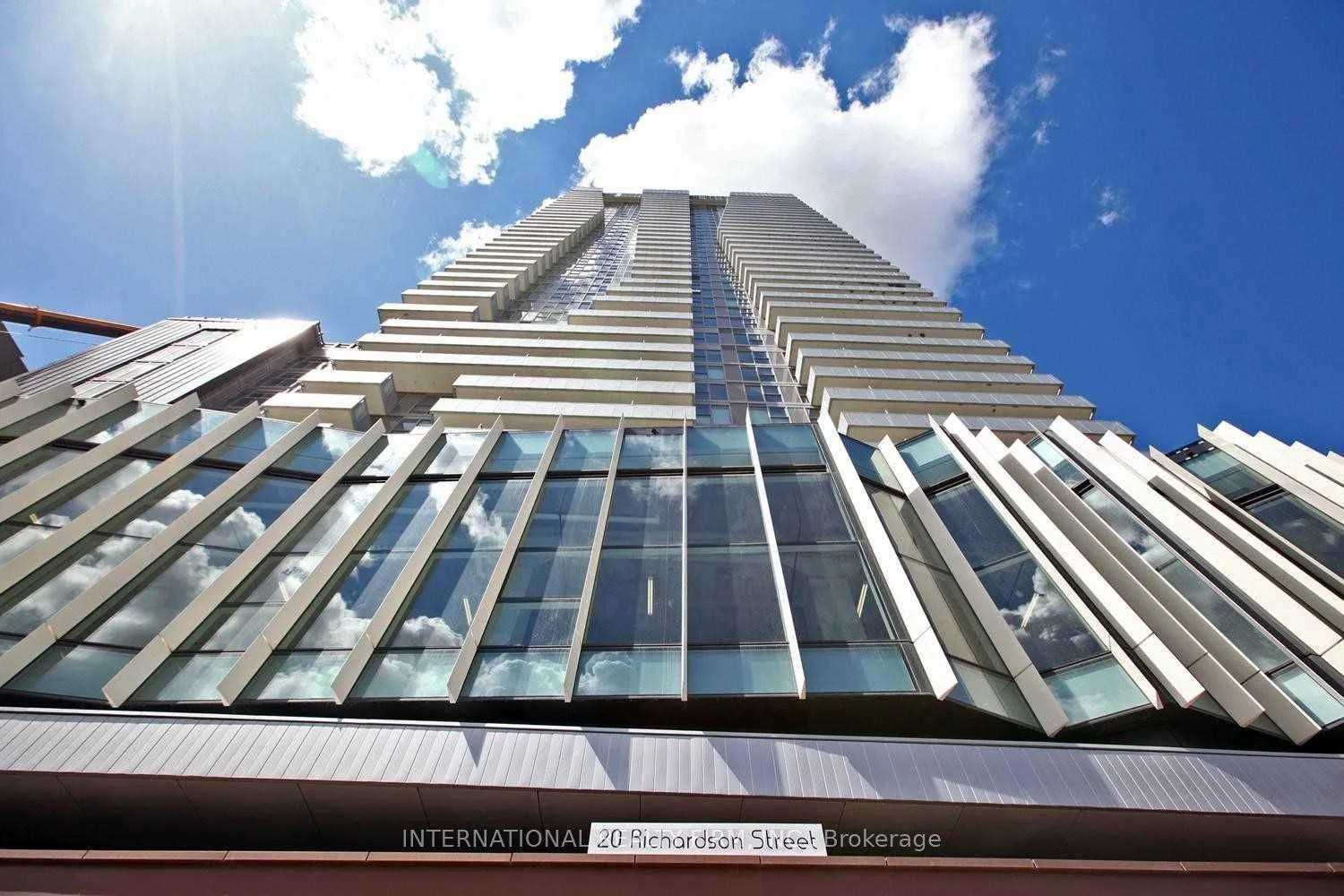 20 Richardson Street 3303, Toronto C08, ON M5A 4J9