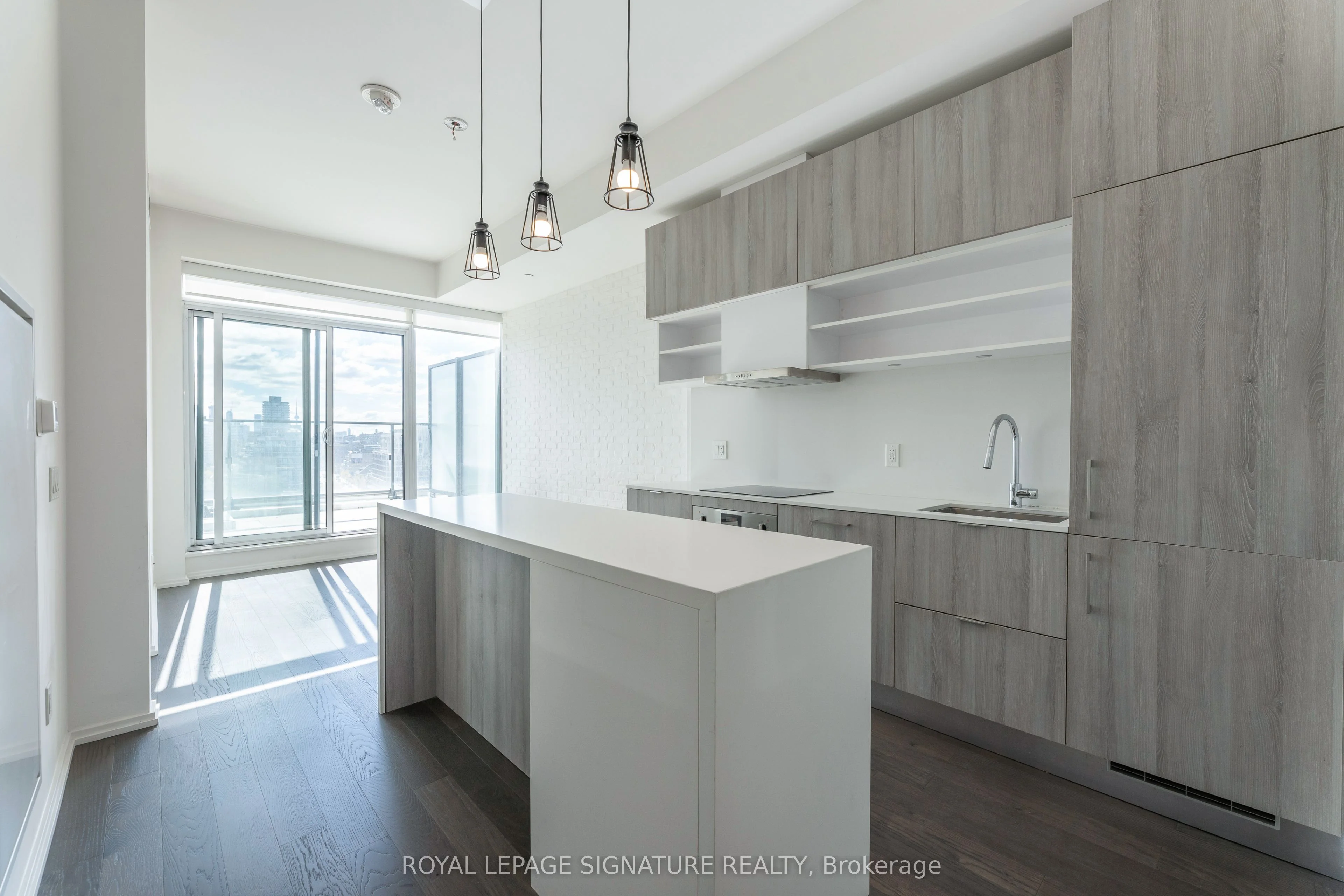 8 Hillsdale Avenue E 1226, Toronto C10, ON M4S 2A7
