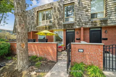 Condo Townhouse in Toronto