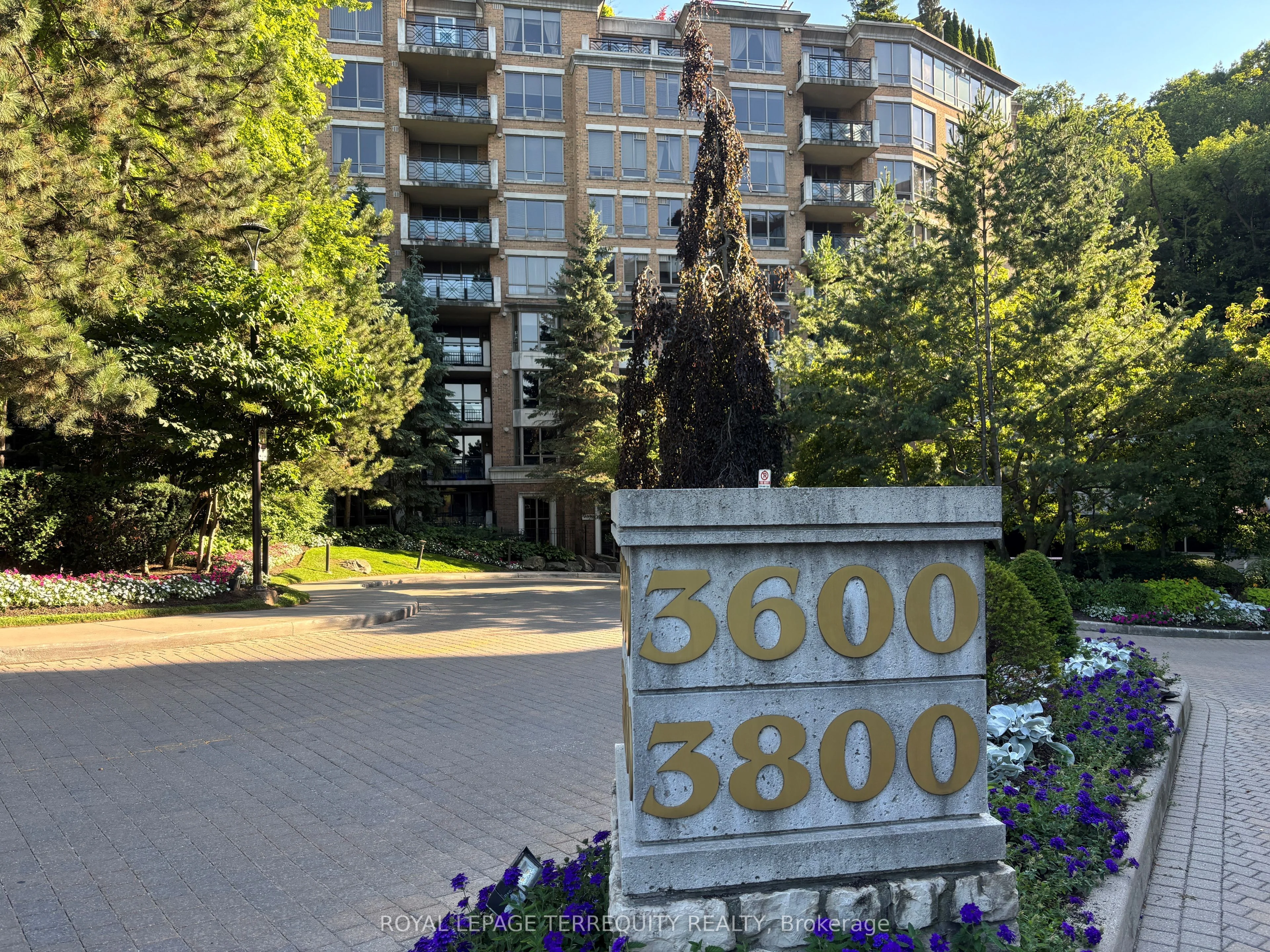 3600 Yonge Street 524, Toronto C04, ON M4N 3R8