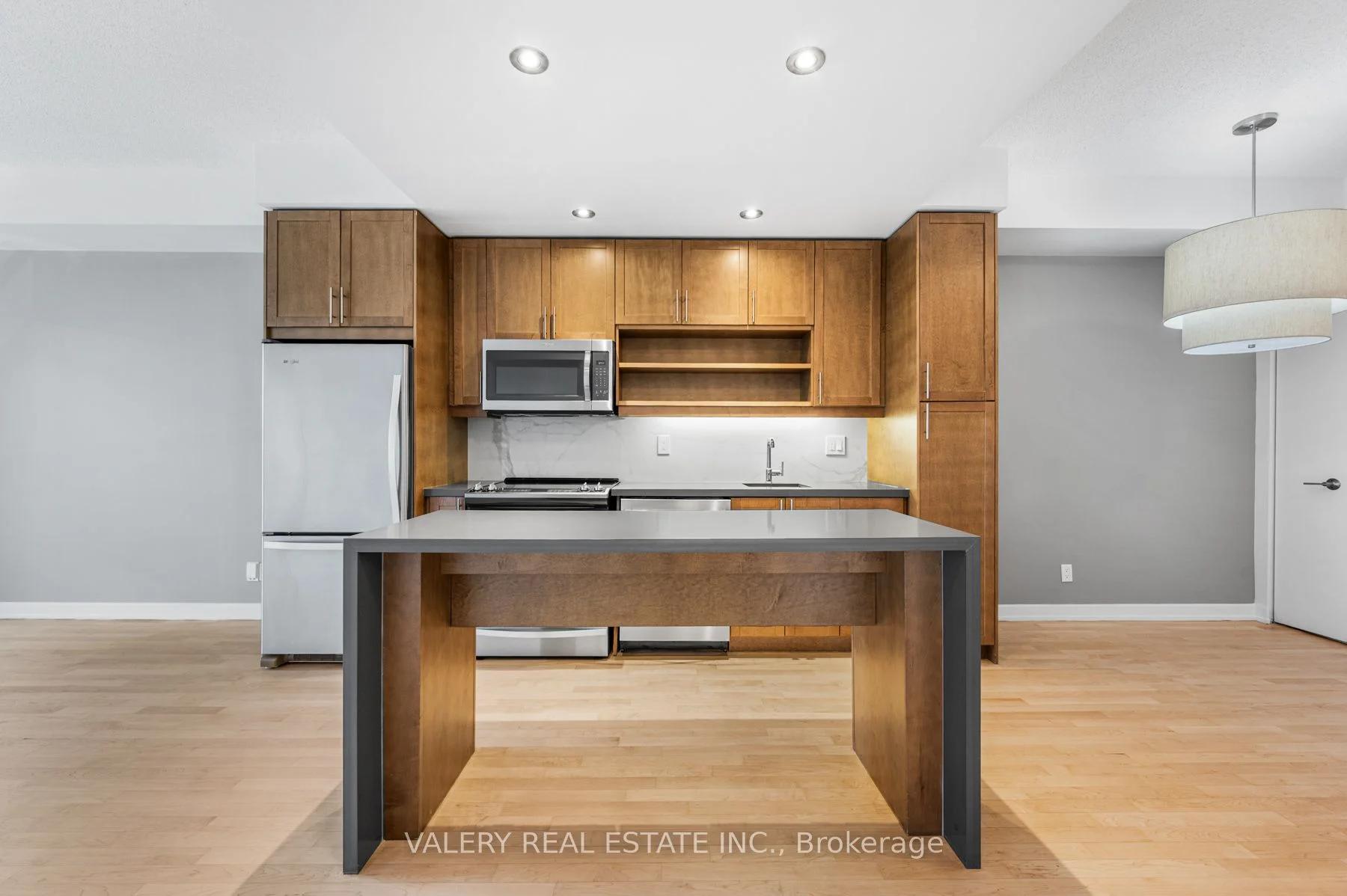 61 Yorkville Avenue 514, Toronto C02, ON M5R 3V6