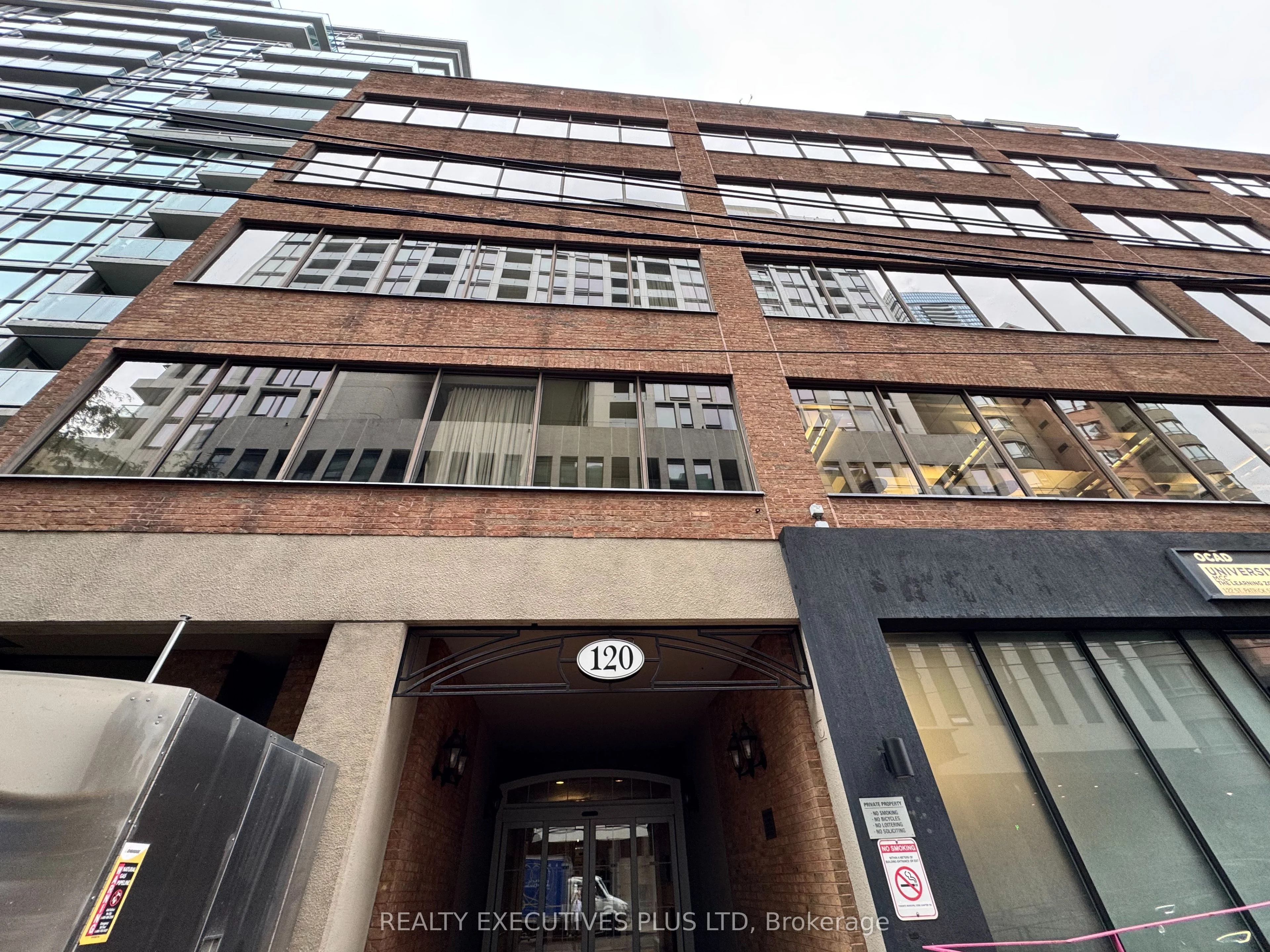 120 St. Patrick Street N 1210, Toronto C01, ON M5T 2X7