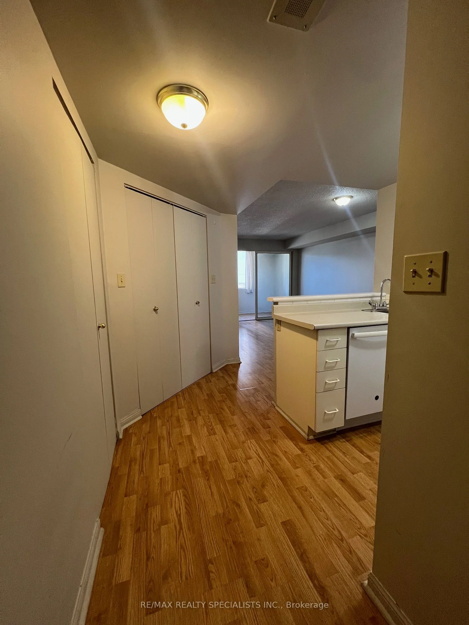 25 Grenville Street 1209, Toronto C01, ON M4Y 2X5