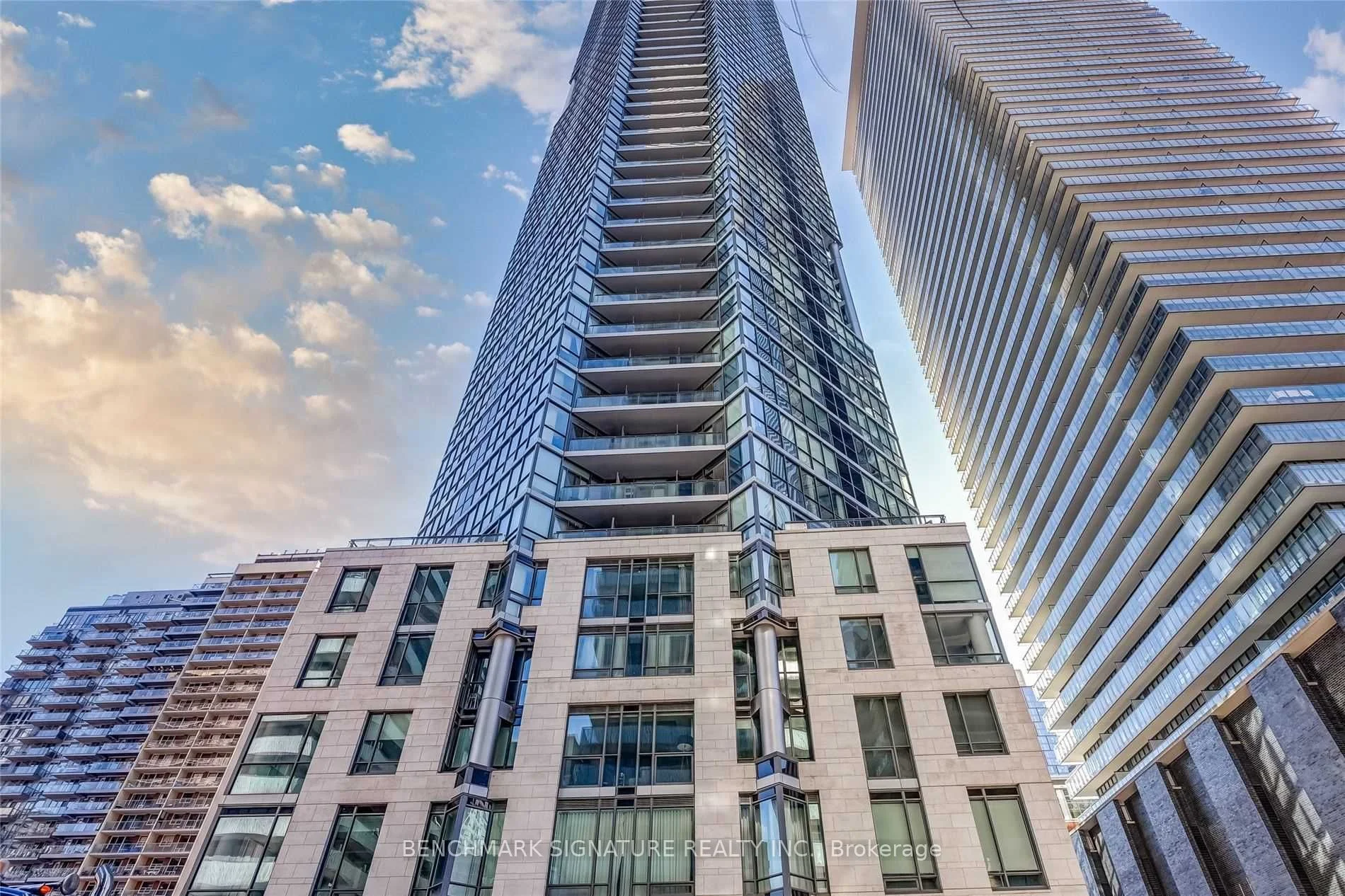 45 Charles Street E 2803, Toronto C08, ON M4Y 1S2