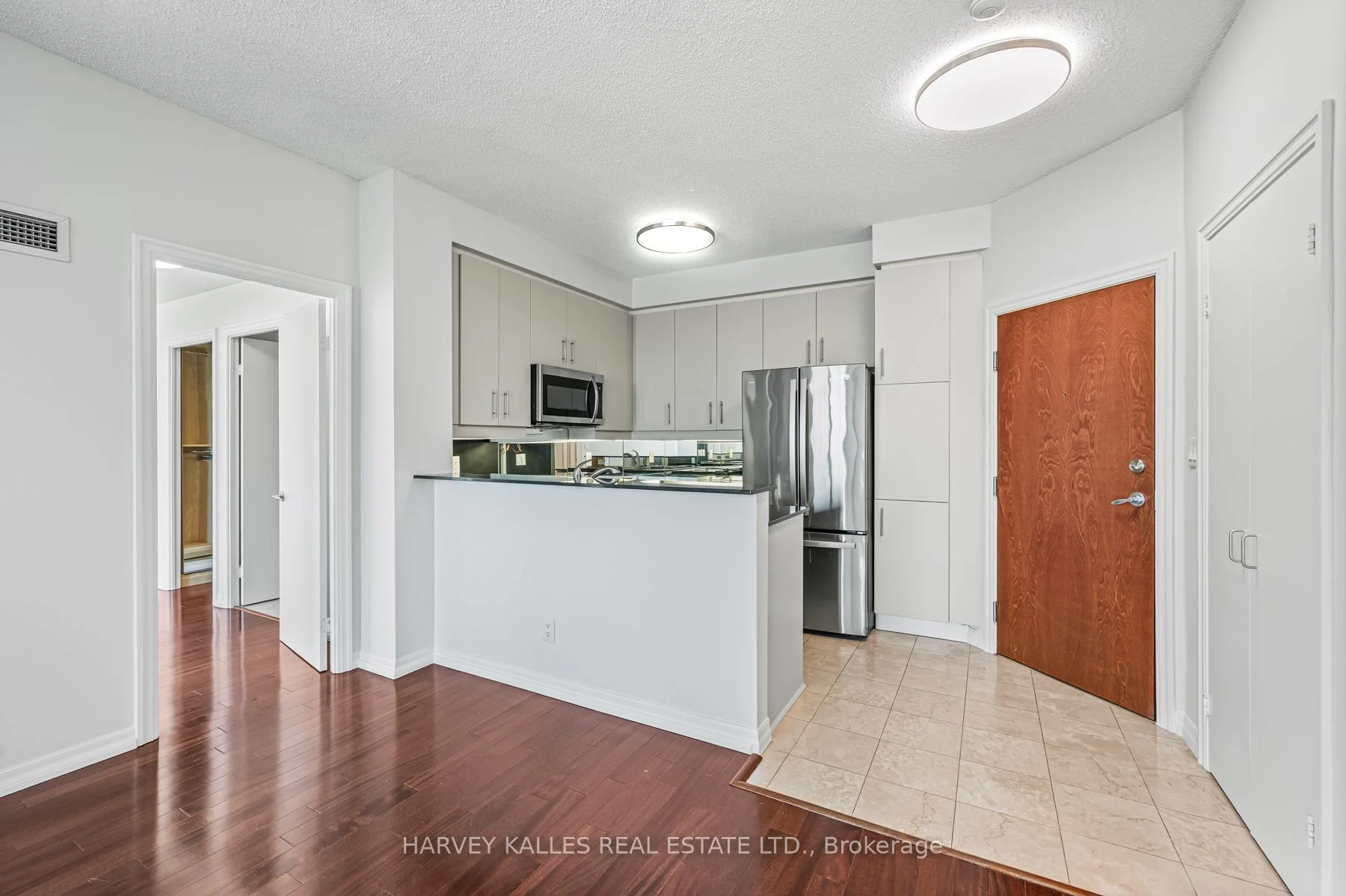300 Bloor Street E 1703, Toronto C09, ON M4W 3Y2