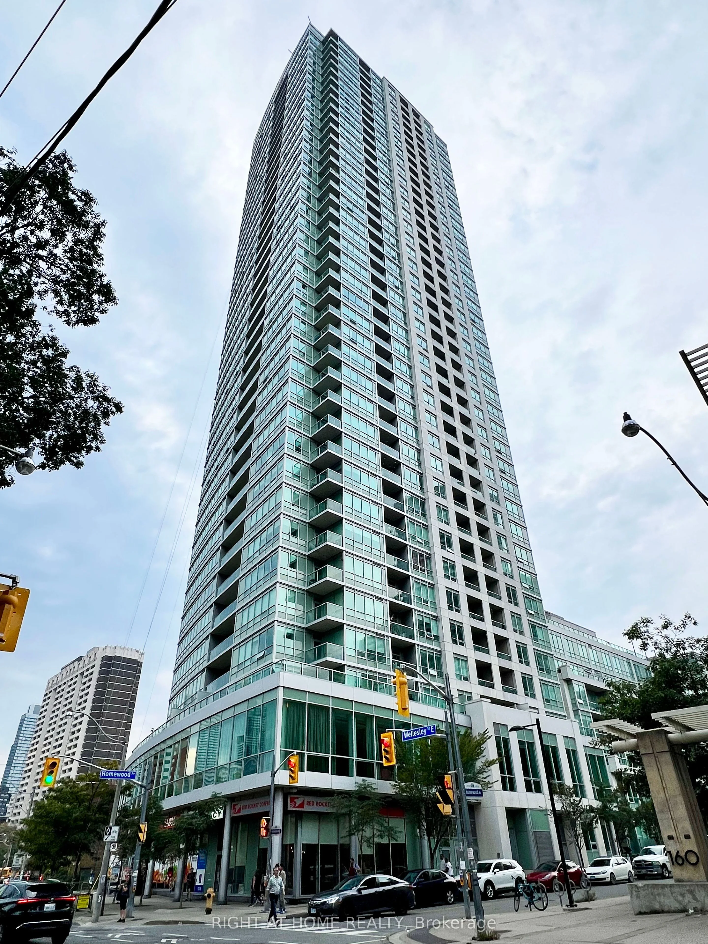 120 Homewood Avenue 2710, Toronto C08, ON M4Y 2J3