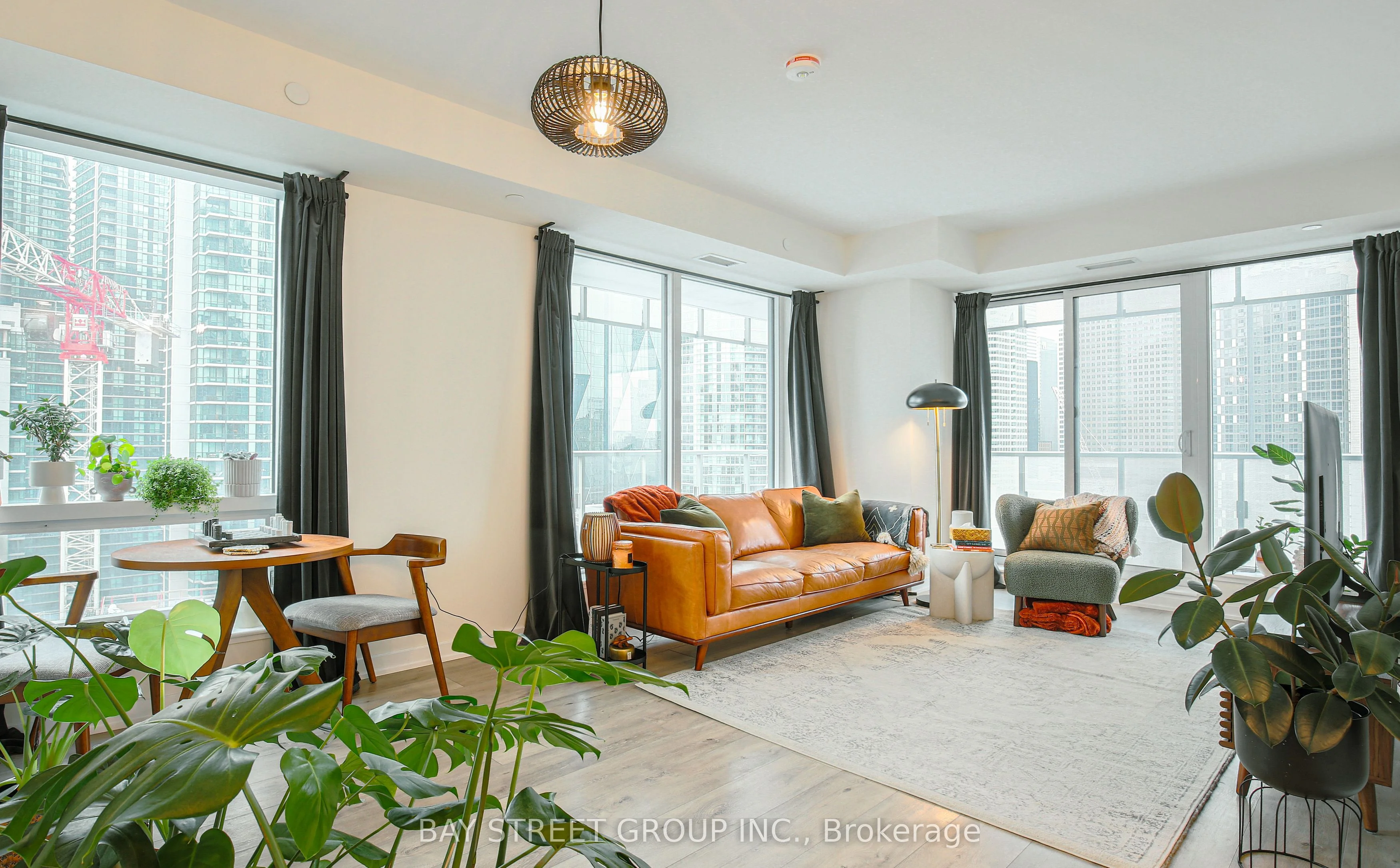 28 Freeland Street 2004, Toronto C08, On M5e 0e3