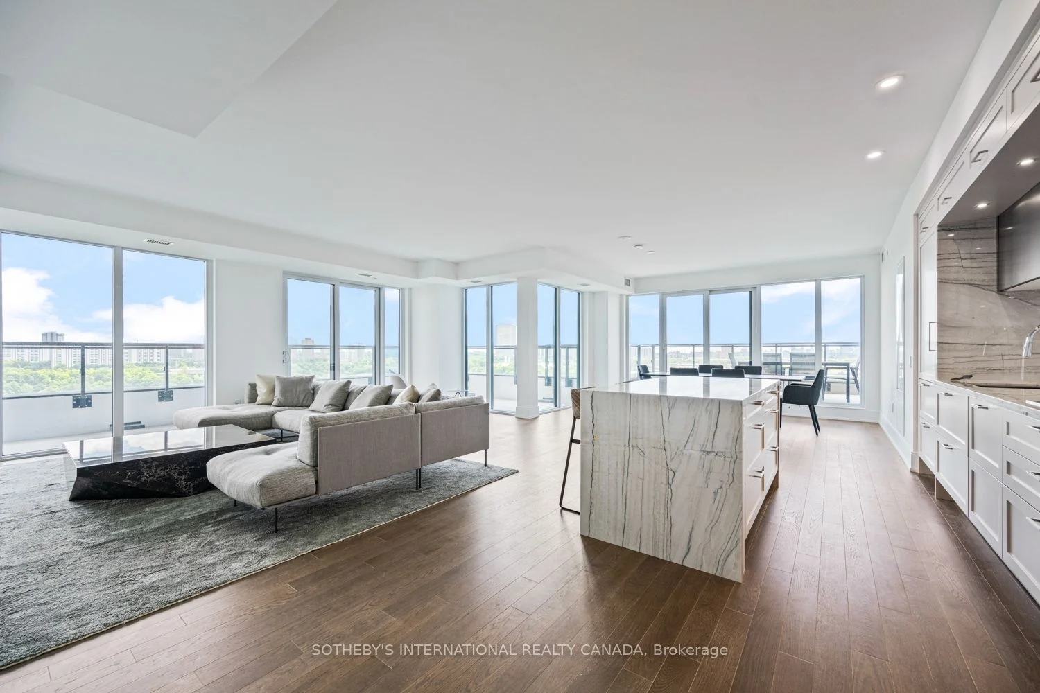 30 Inn on the Park Drive 1109, Toronto C13, ON M3C 0P7
