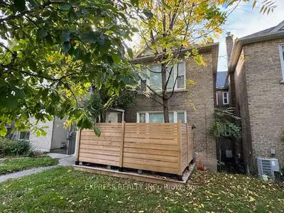Duplex in Toronto