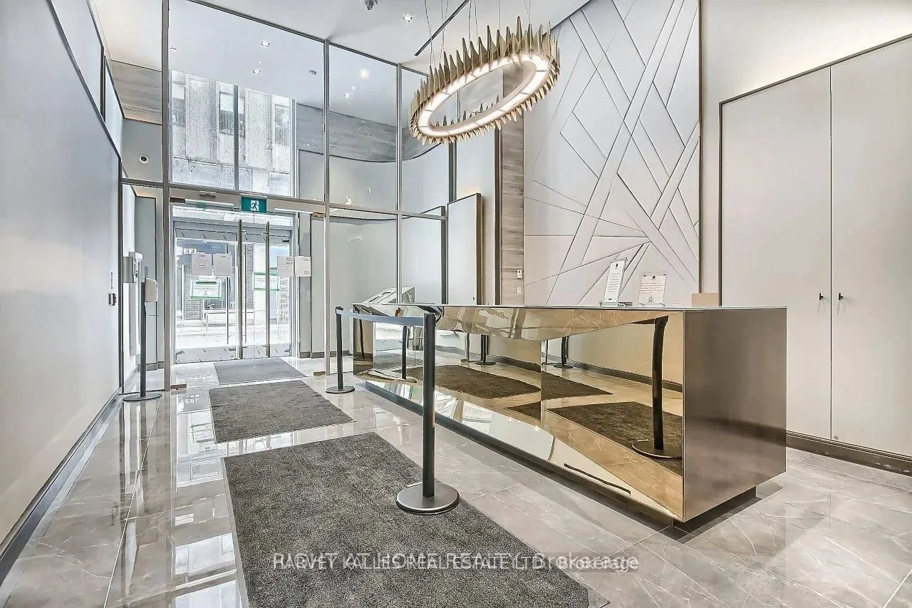88 Cumberland Street 2103, Toronto C02, ON M5R 1B9