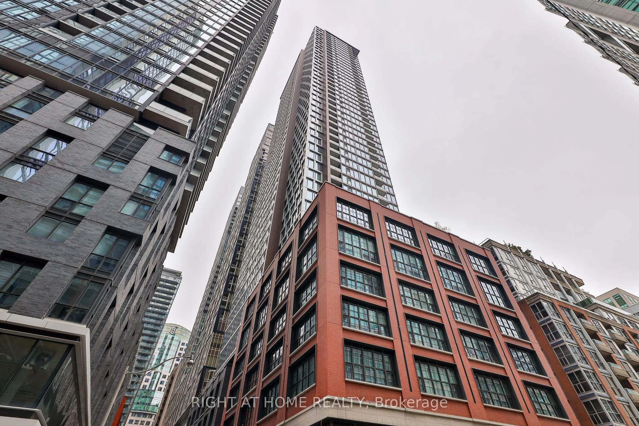 55 Mercer Street 2202, Toronto C01, On M5v 3w2