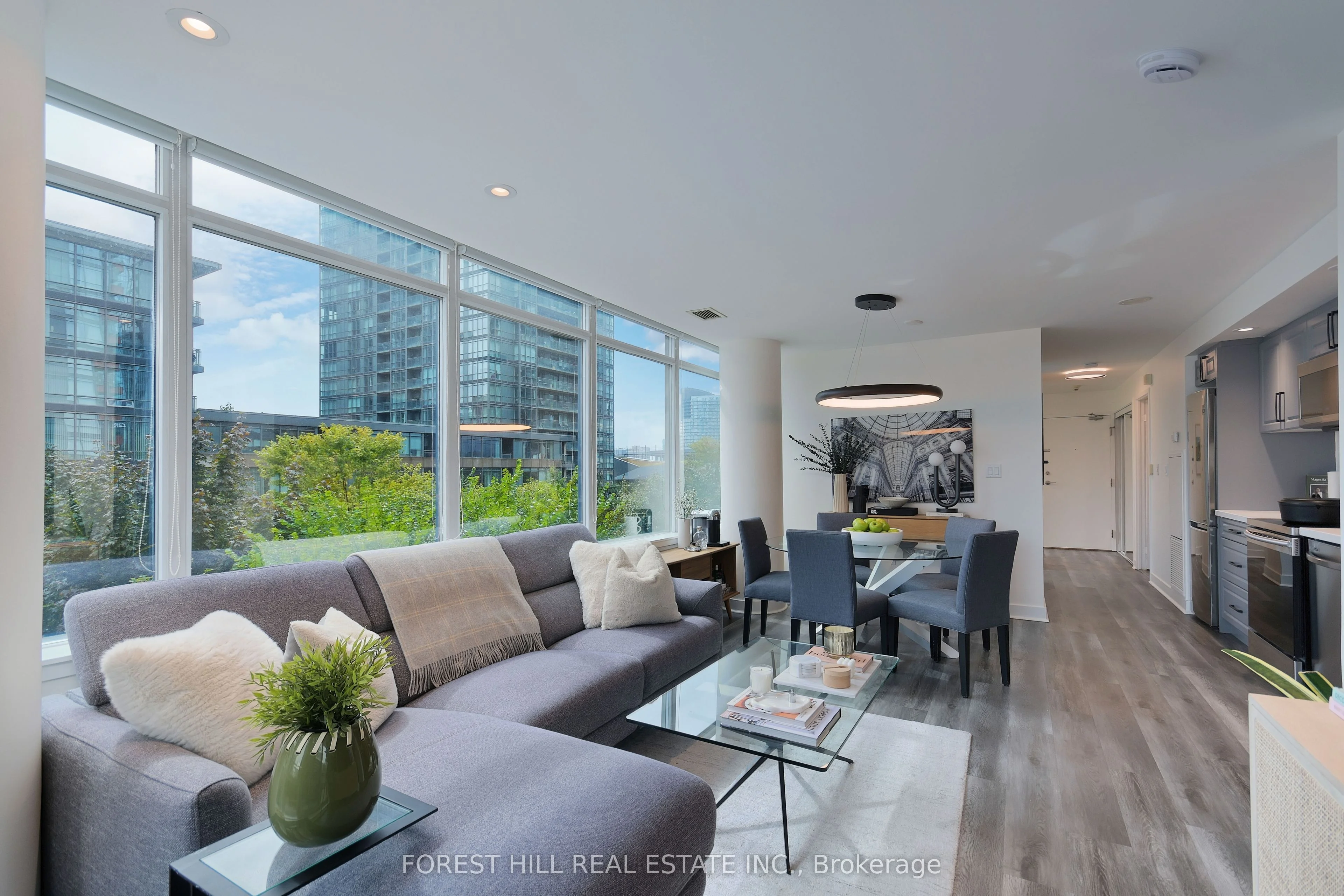 4K Spadina Avenue 218, Toronto C01, ON M5V 3Y9