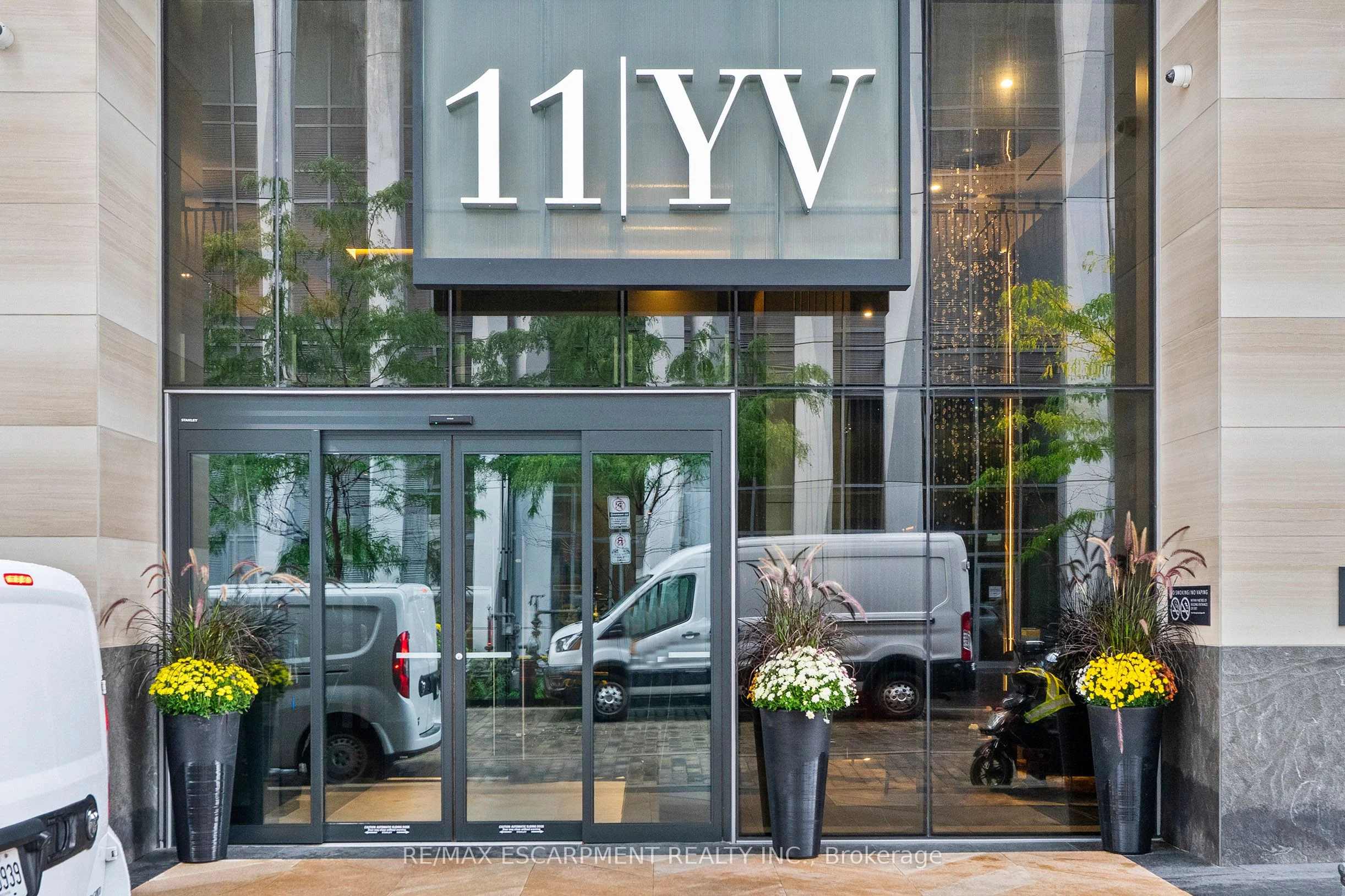 11 Yorkville Avenue 2113, Toronto C02, ON M4W 1L2