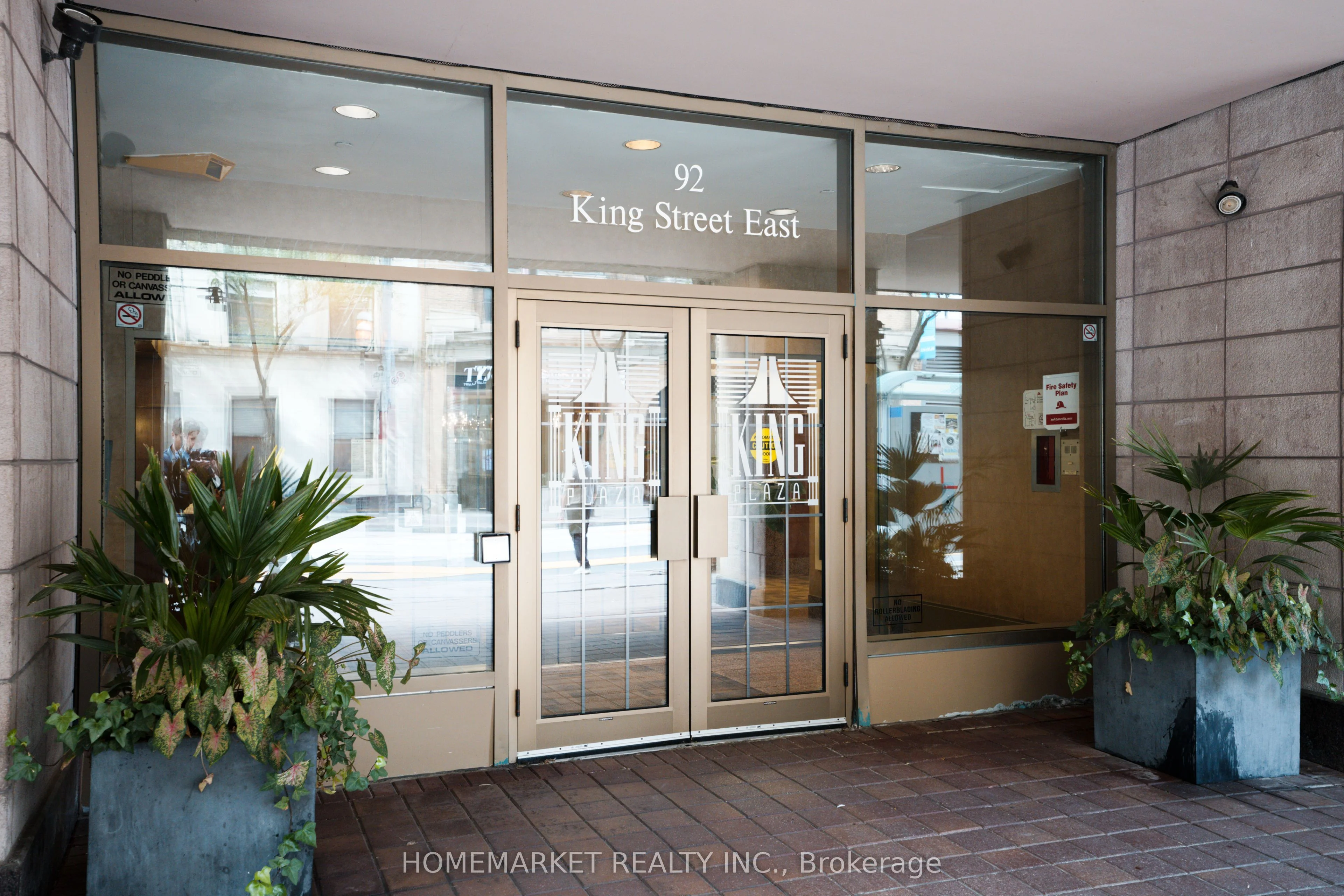 92 King Street 411, Toronto C08, ON M5C 2V8
