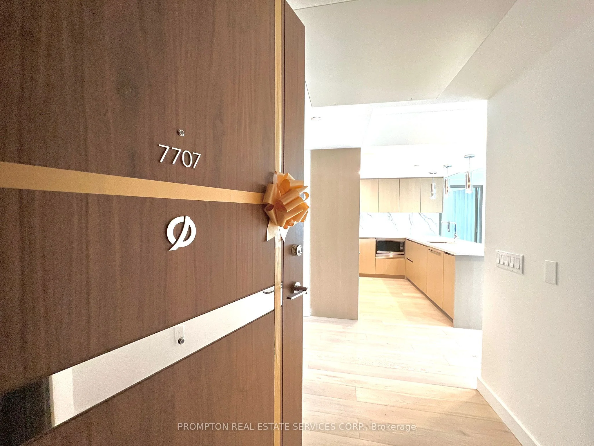 3 Concord Cityplace Way 7707, Toronto C01, ON M5V 0X4