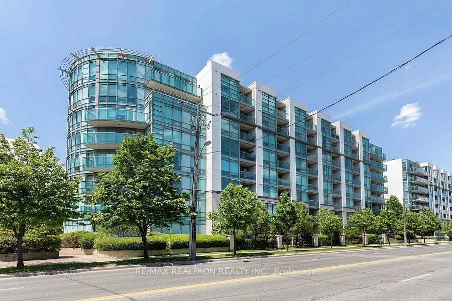 3830 Bathurst Street 303, Toronto C06, ON M3H 6C5