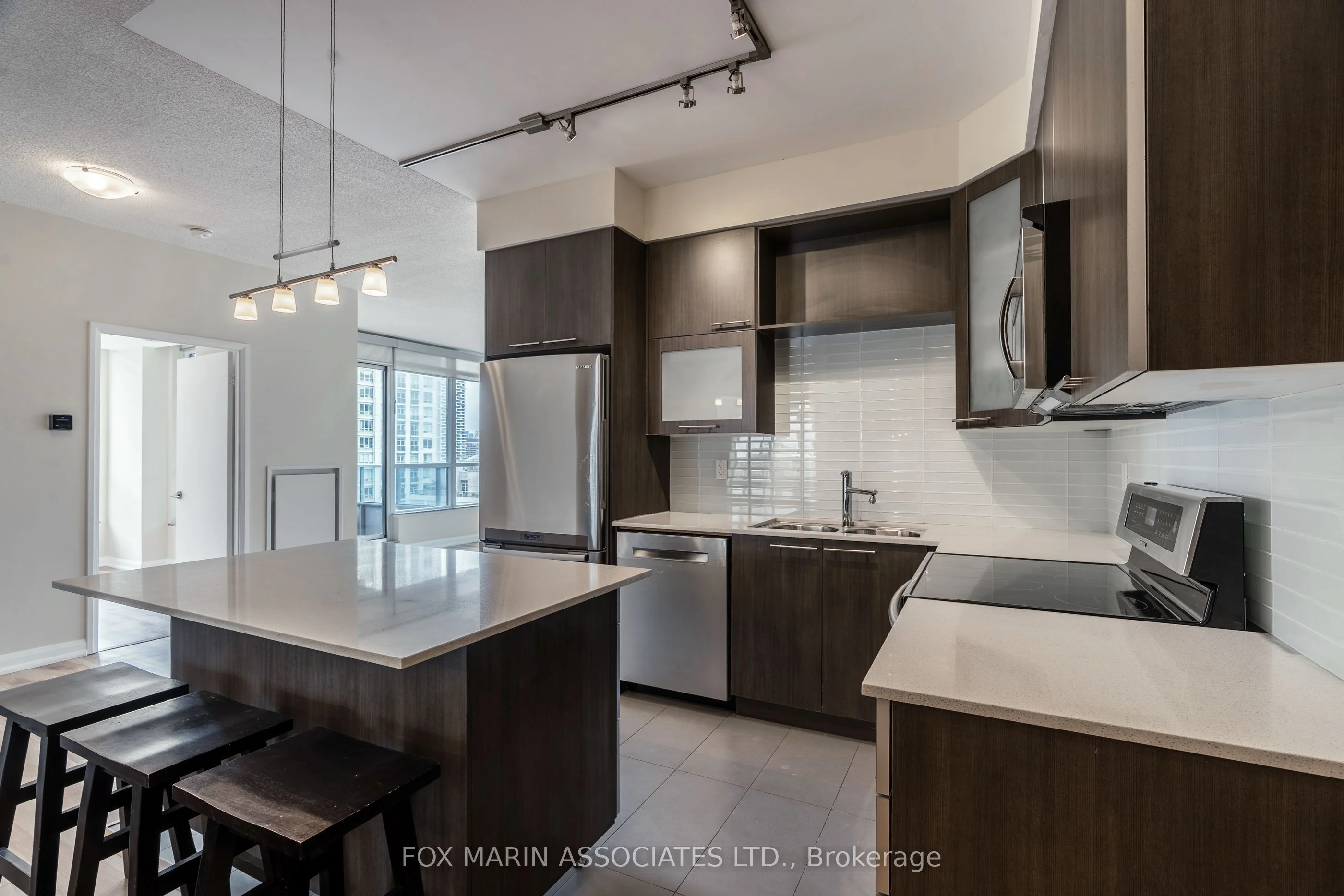 500 Sherbourne Street 909, Toronto C08, ON M4X 1L1