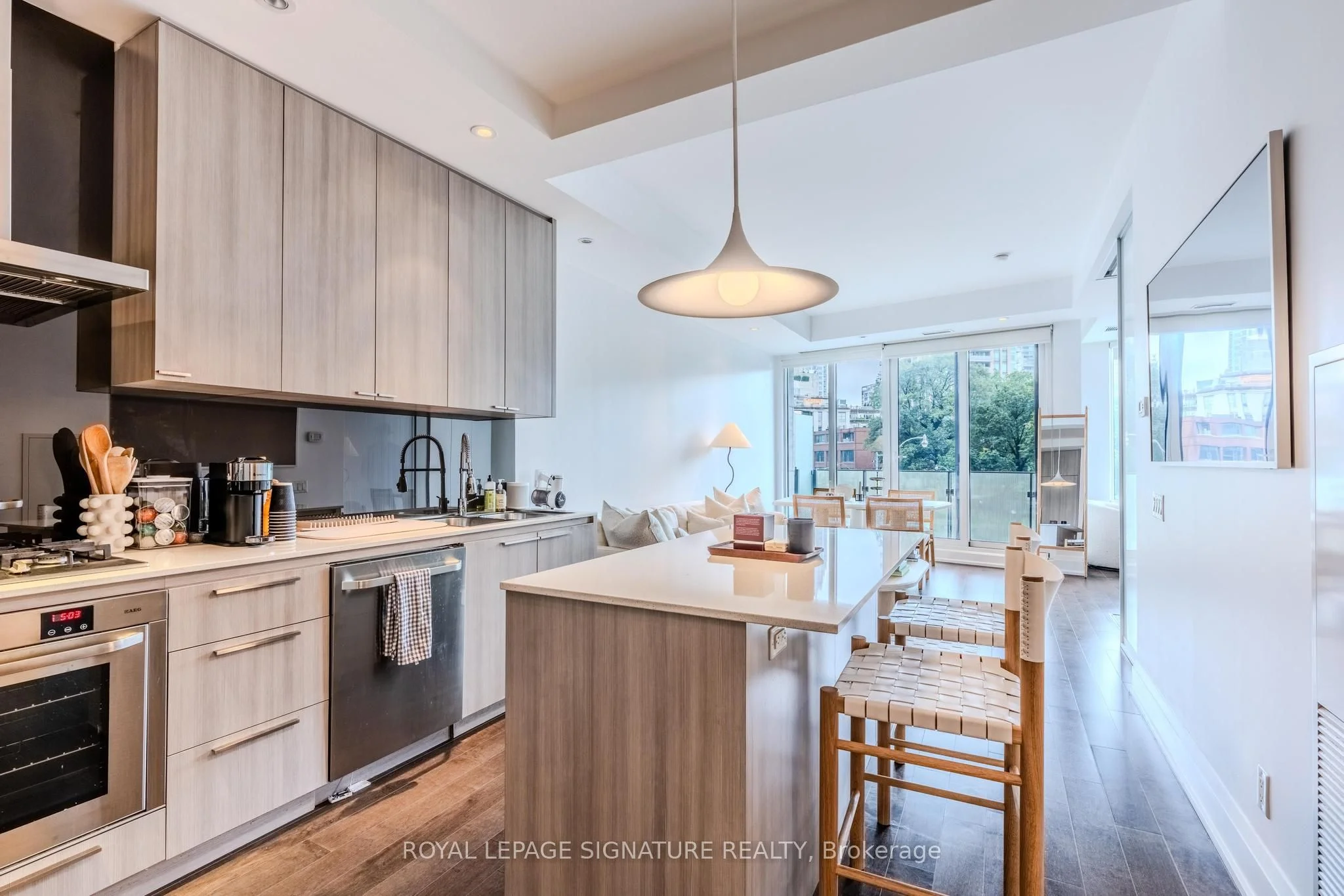 88 Davenport Road 305, Toronto C02, On M5r 0a5