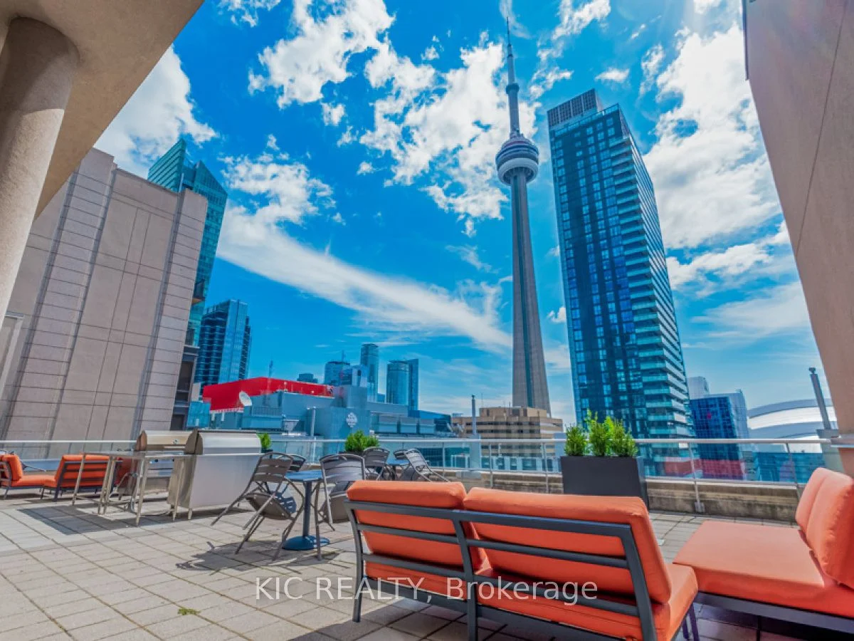 250 Wellington Street W 1727, Toronto C01, ON M5V 3P6