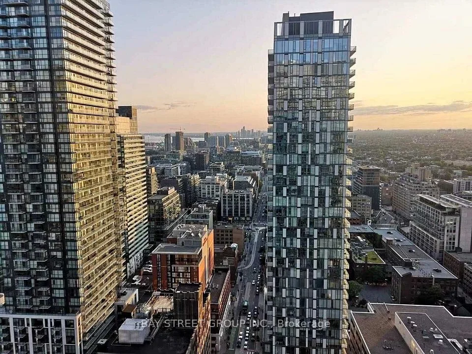 290 Adelaide Street 3311, Toronto C01, ON M5V 1P6