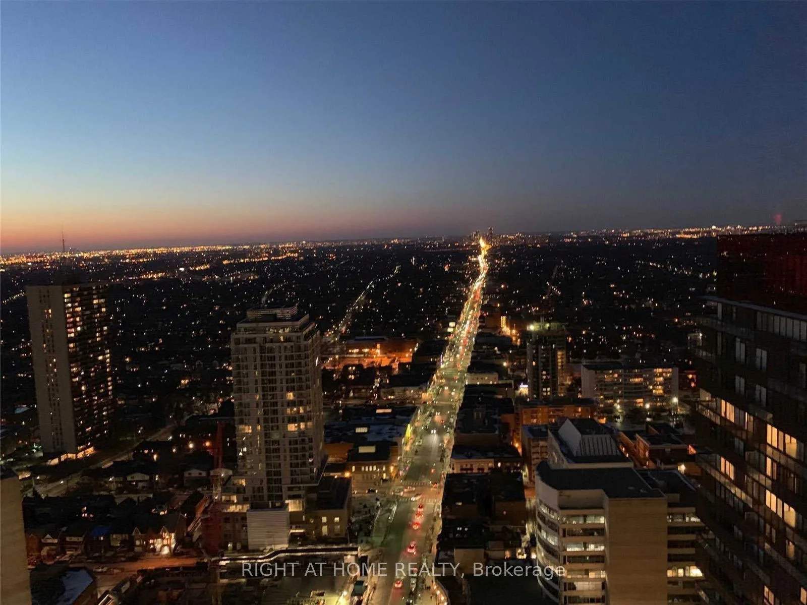 8 Eglinton Avenue E 3407, Toronto C10, ON M4P 1A6