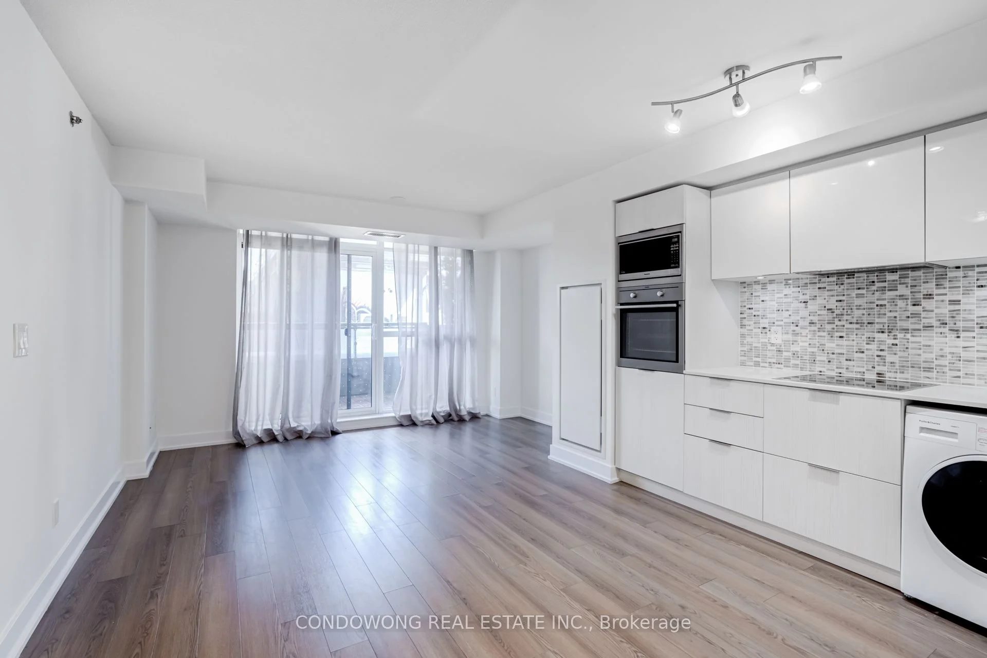 318 Richmond Street W 406, Toronto C01, ON M5V 0B4