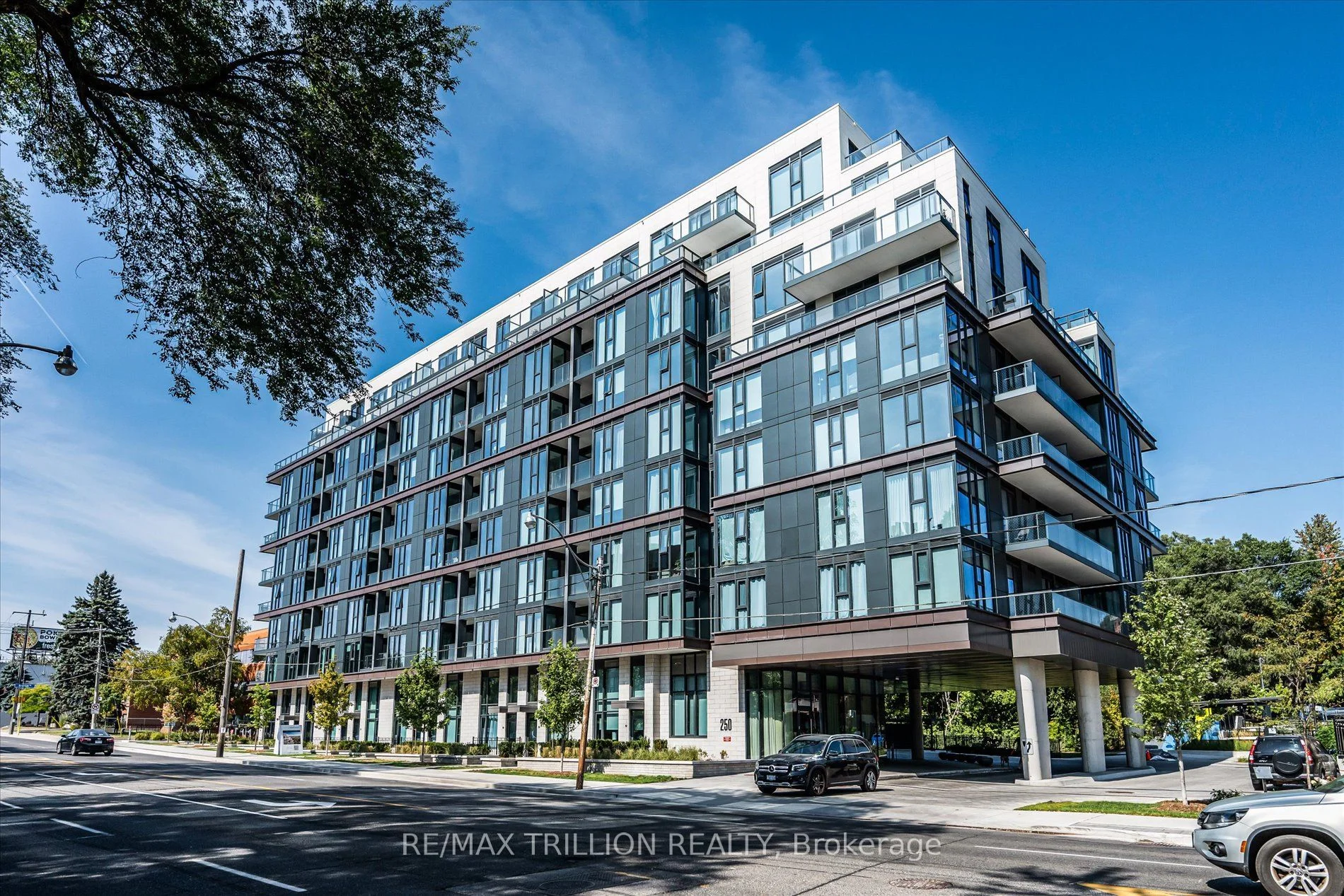 Condo Apartment in Toronto