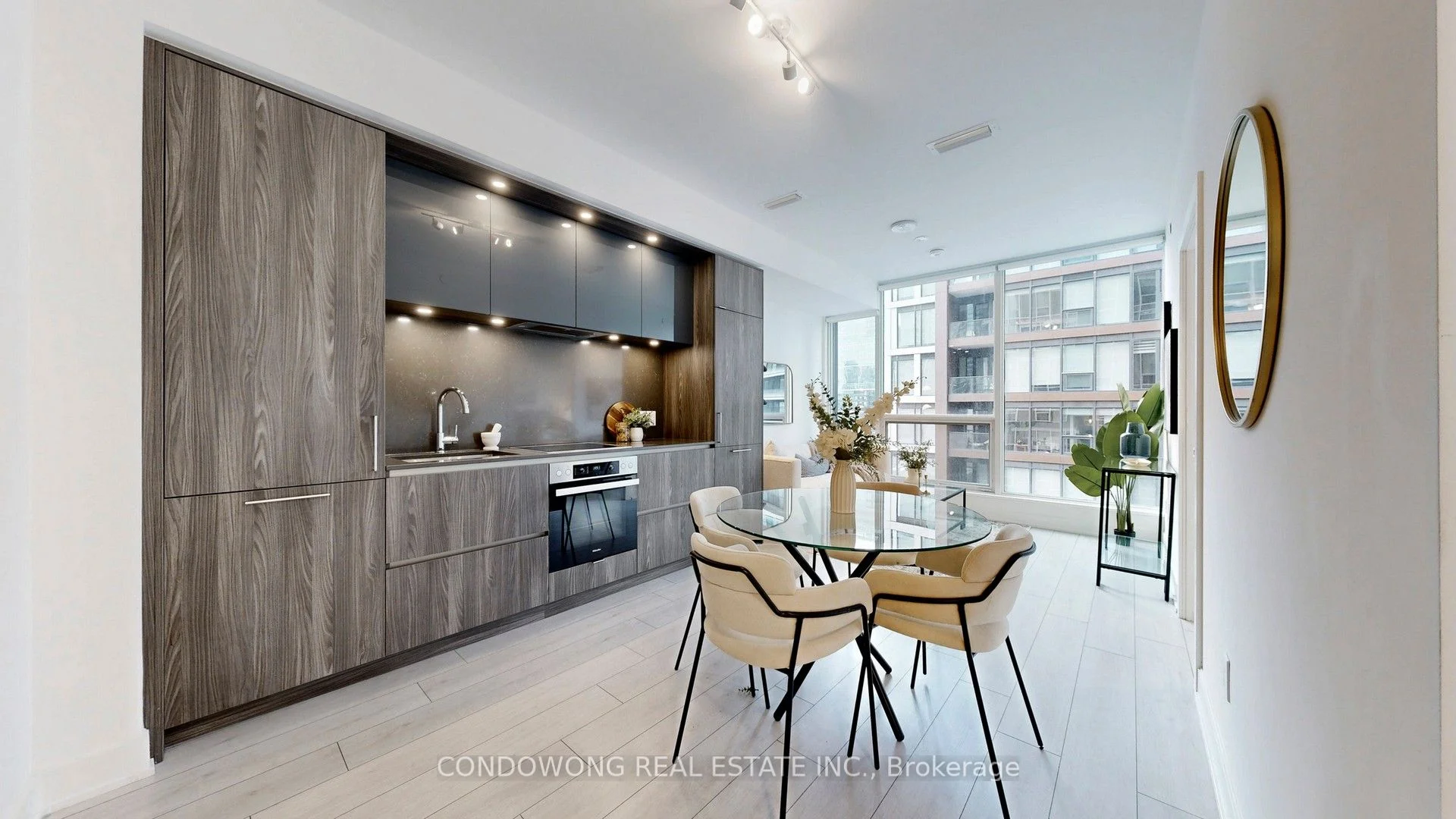 Condo Apartment in Toronto