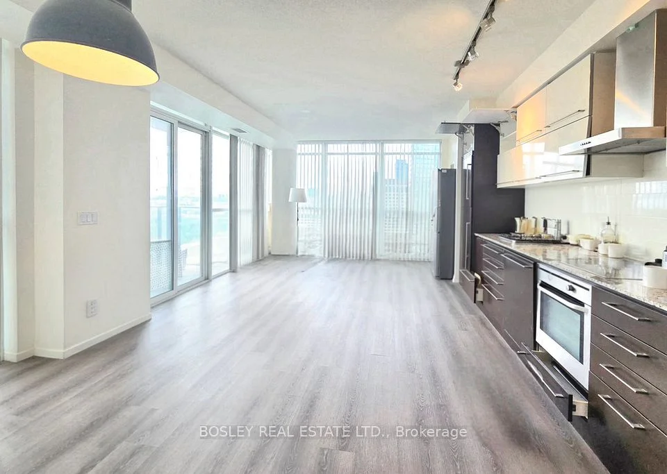 770 Bay St. Street PH401, Toronto C01, ON M5G 0A6