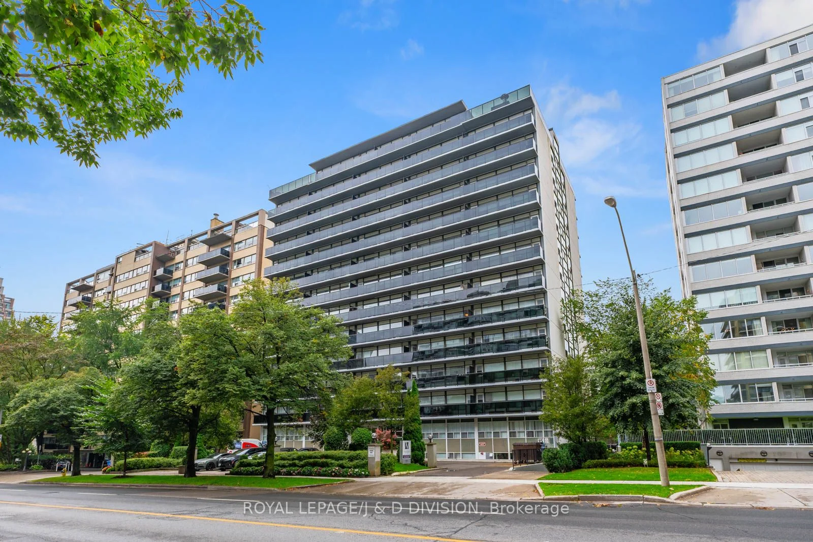 494 Avenue Road 26, Toronto C03, ON M4V 2J5