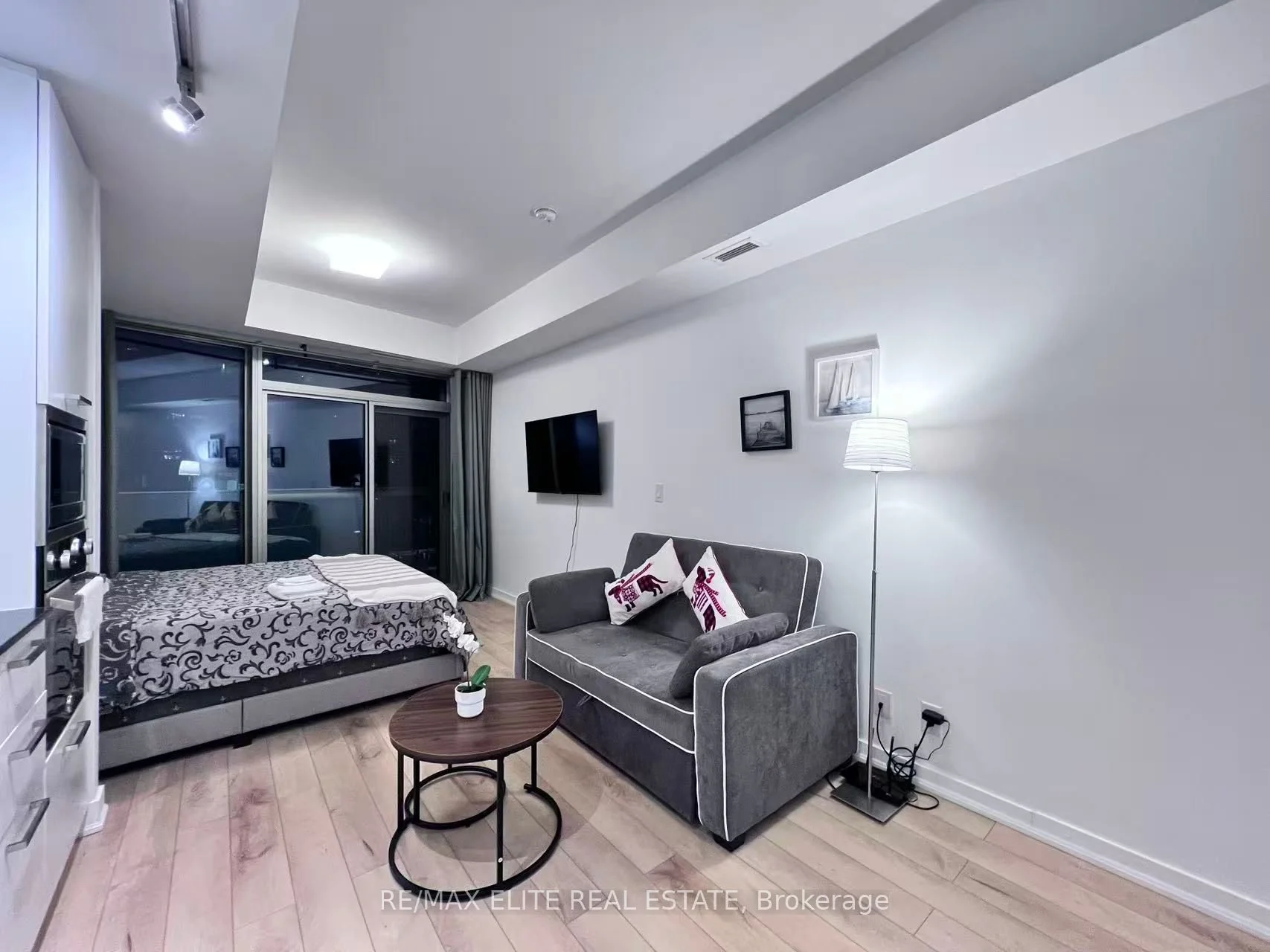 12 York Street 2108, Toronto C01, ON M5J 0A9