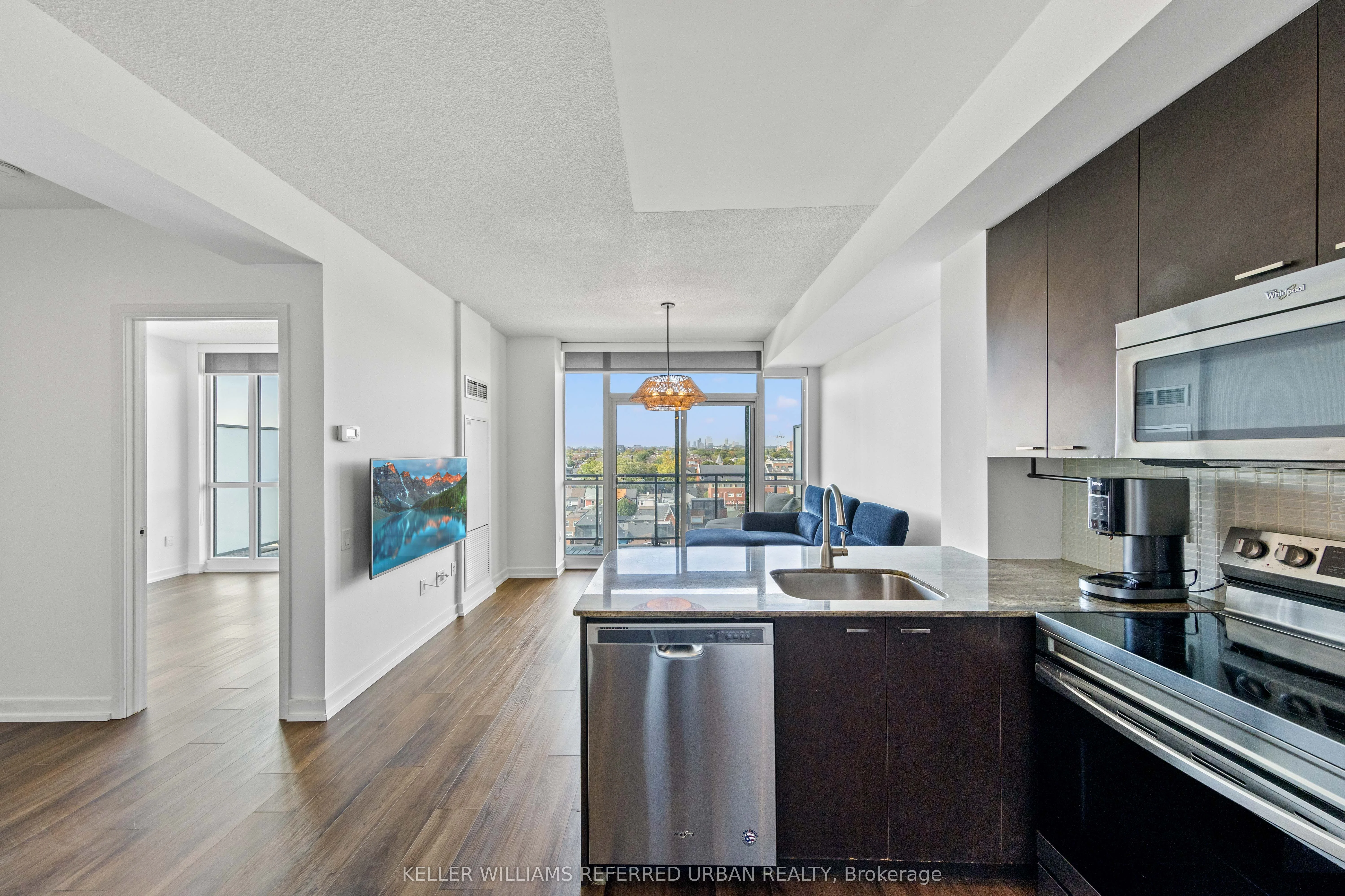 775 W King Street W 811, Toronto C01, ON M5V 2K3