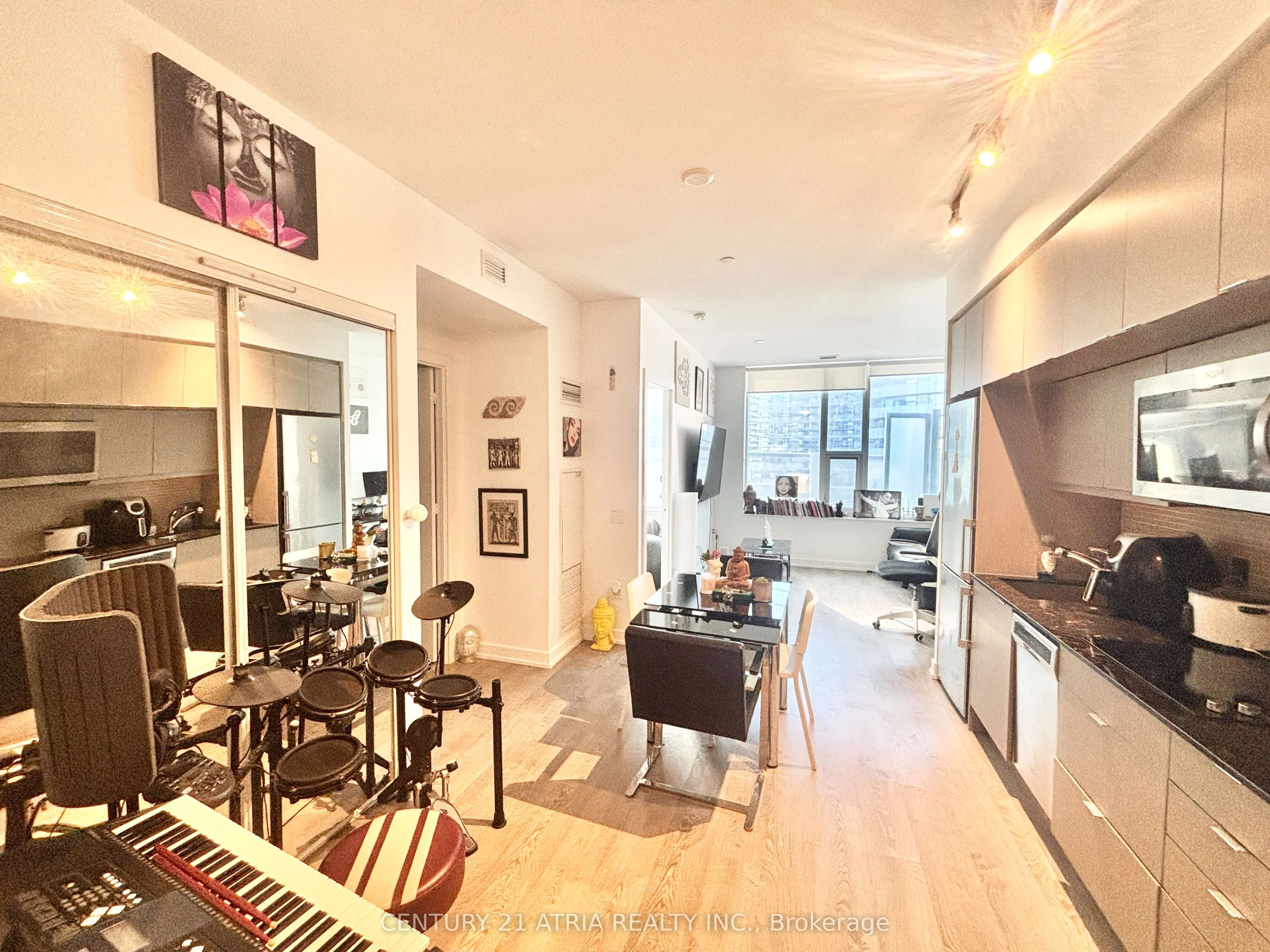 10 York Street 802, Toronto C01, ON M5J 0E1