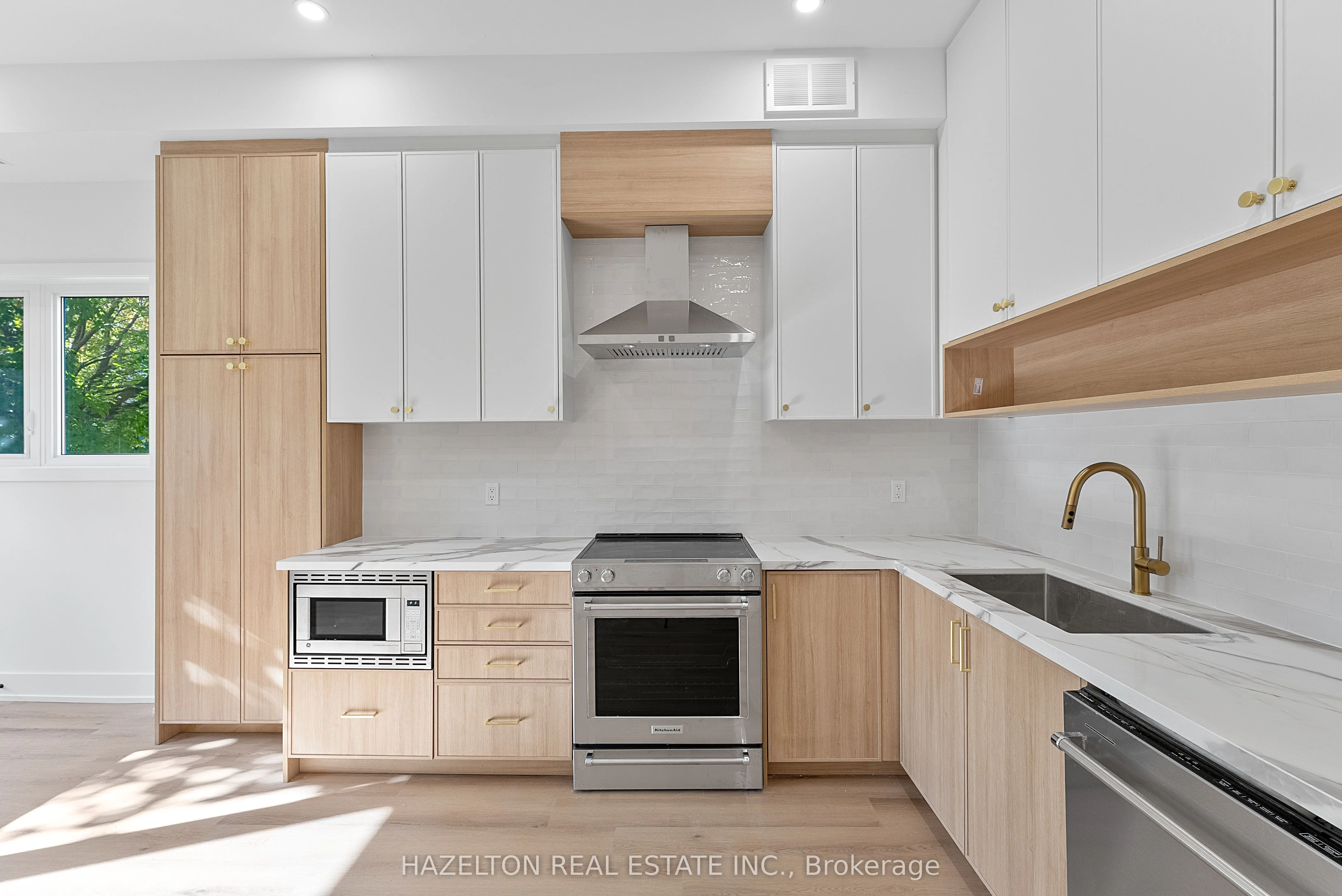 127 Northcote Avenue 2, Toronto C01, ON M6J 3K4
