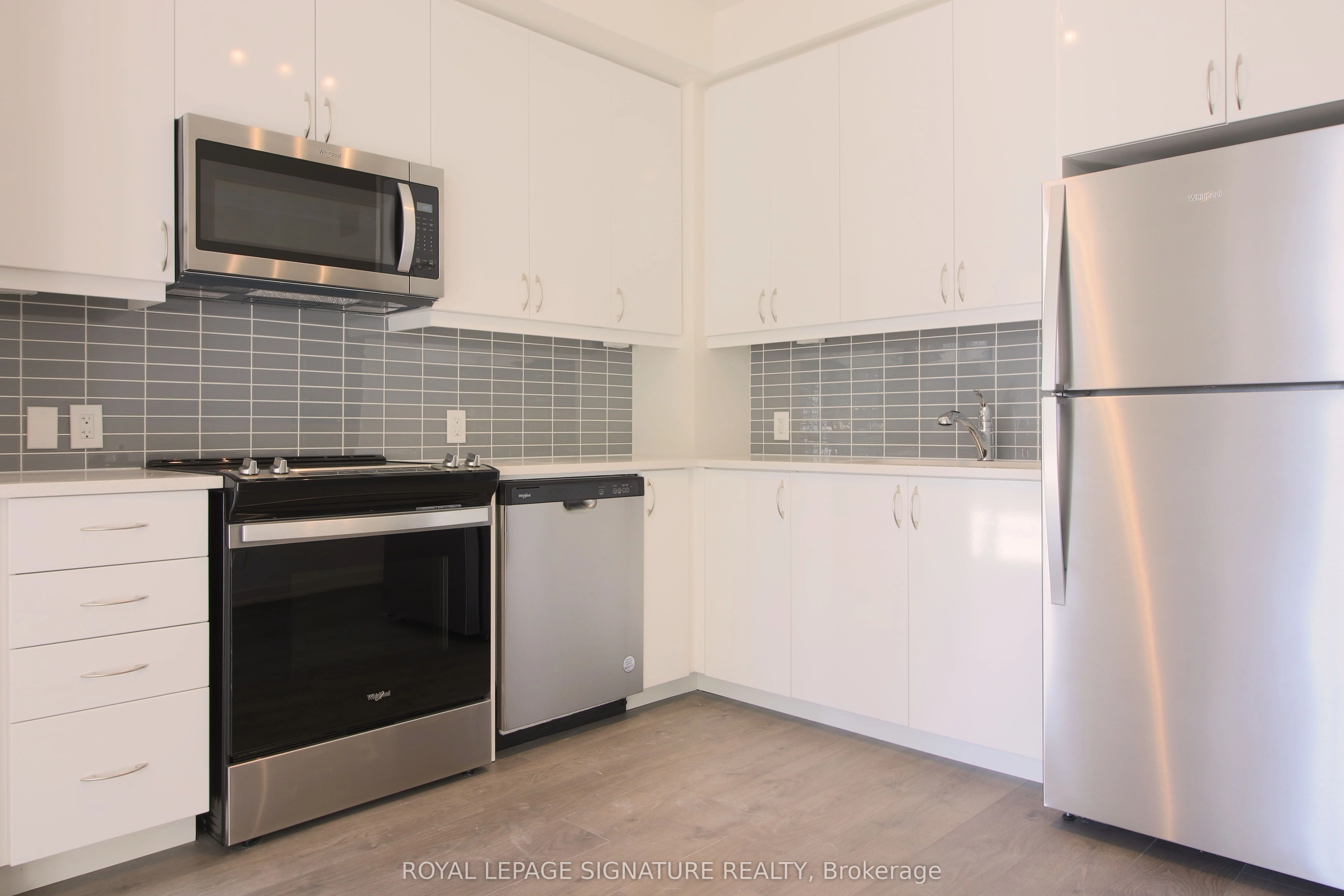 4955 Yonge Street 607, Toronto C14, On M2n 0l8