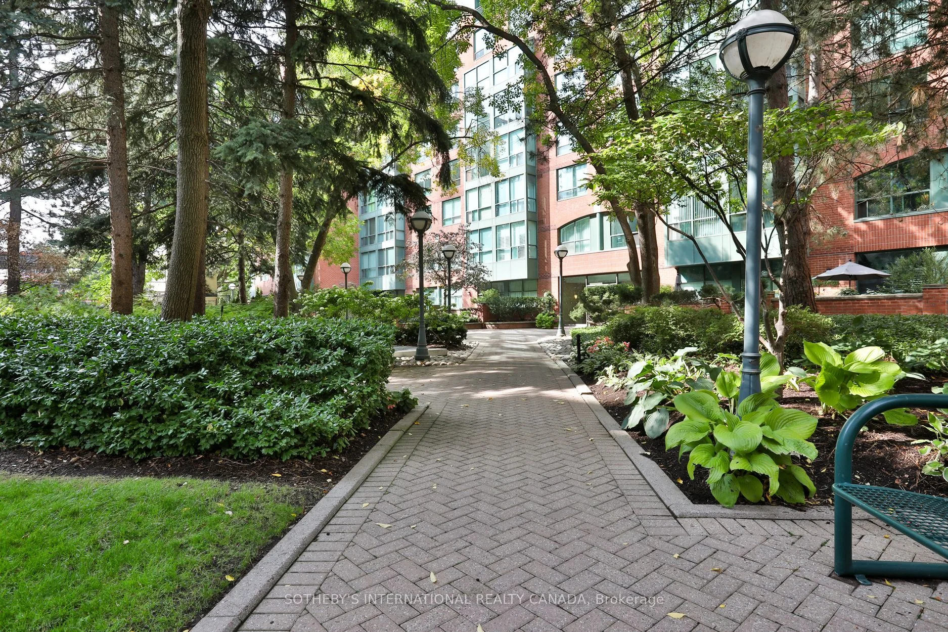 95 Prince Arthur Avenue 723, Toronto C02, ON M5R 3P6