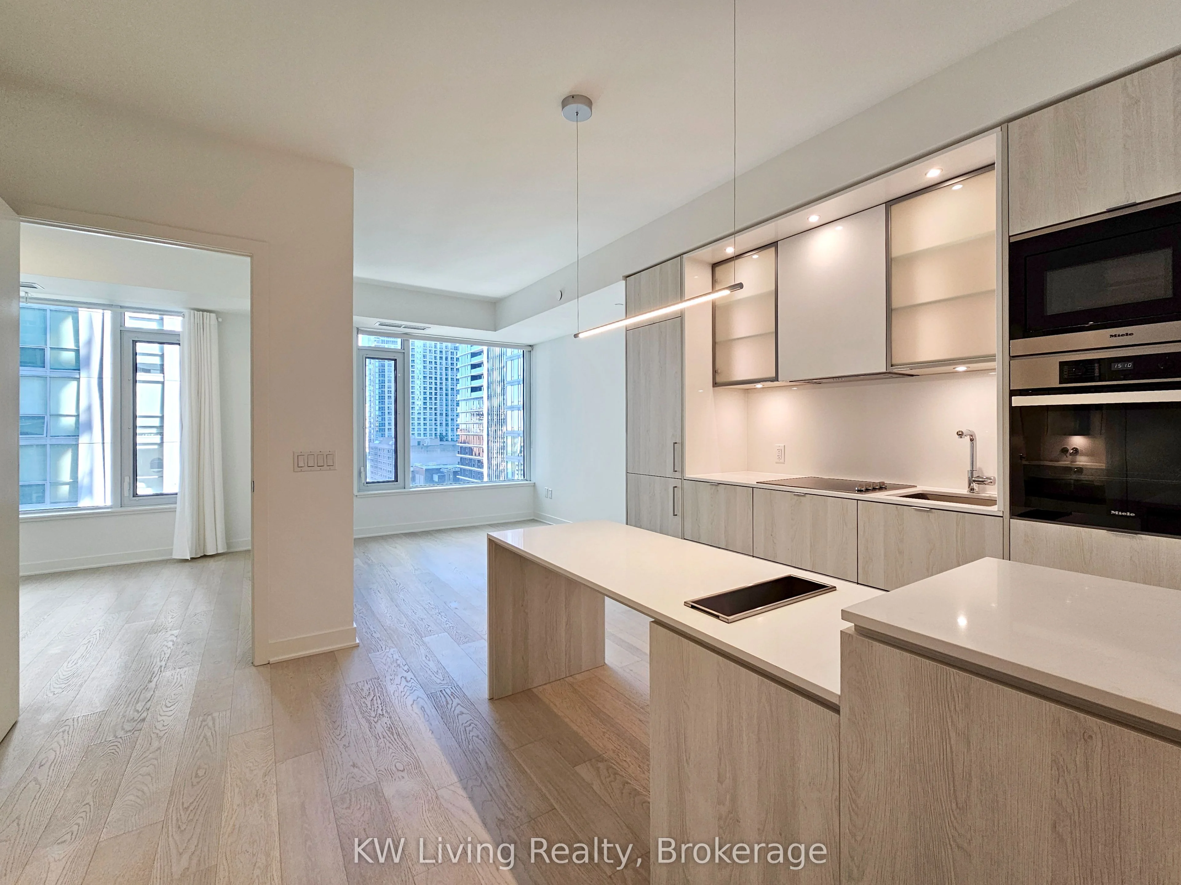 11 Yorkville Avenue 1309, Toronto C02, ON M4W 0B7