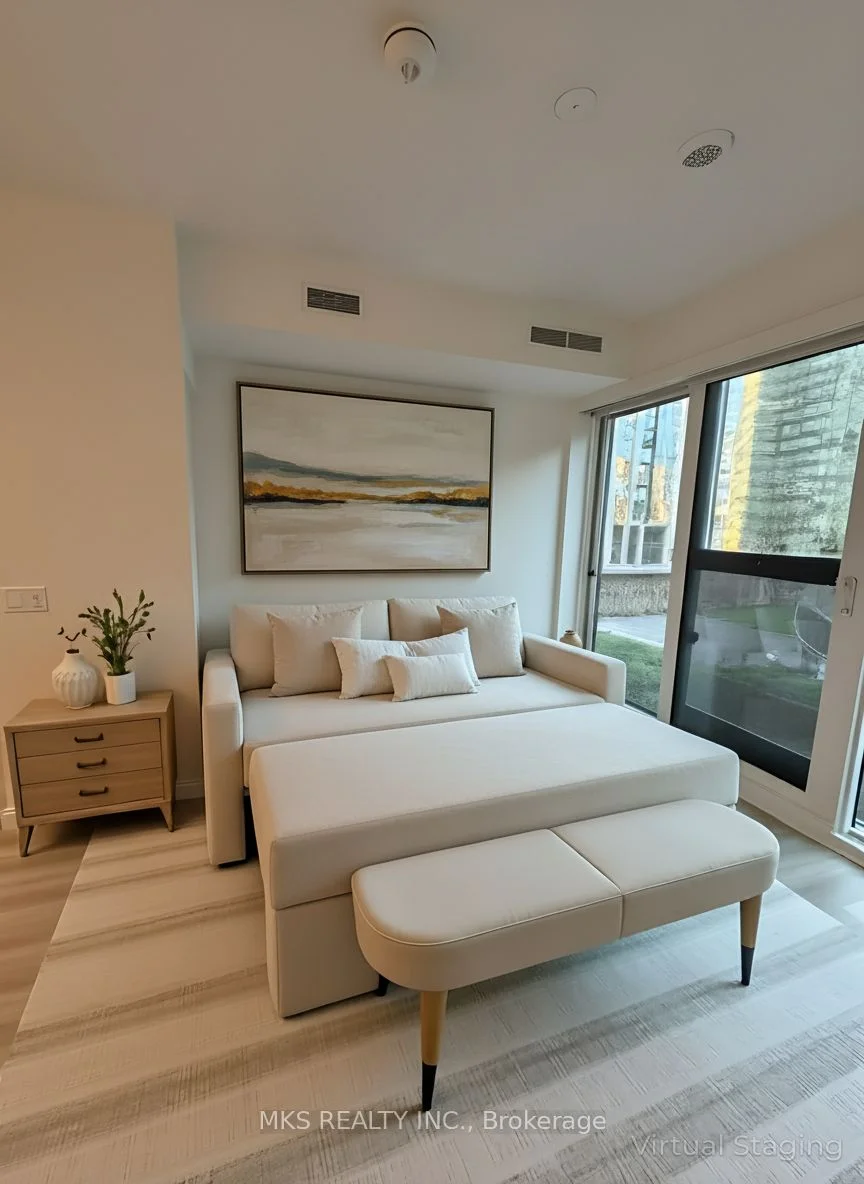 771 Yonge Street 607, Toronto C02, ON M4W 2G4