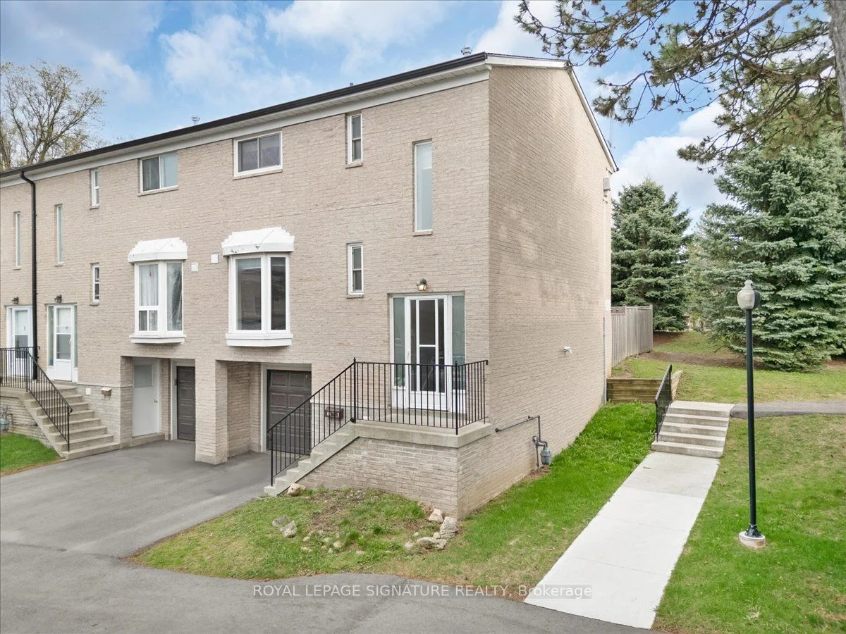 Condo Townhouse in Toronto