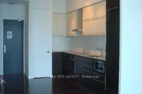 770 Bay Street Ph203, Toronto C01, ON M5G 1N6