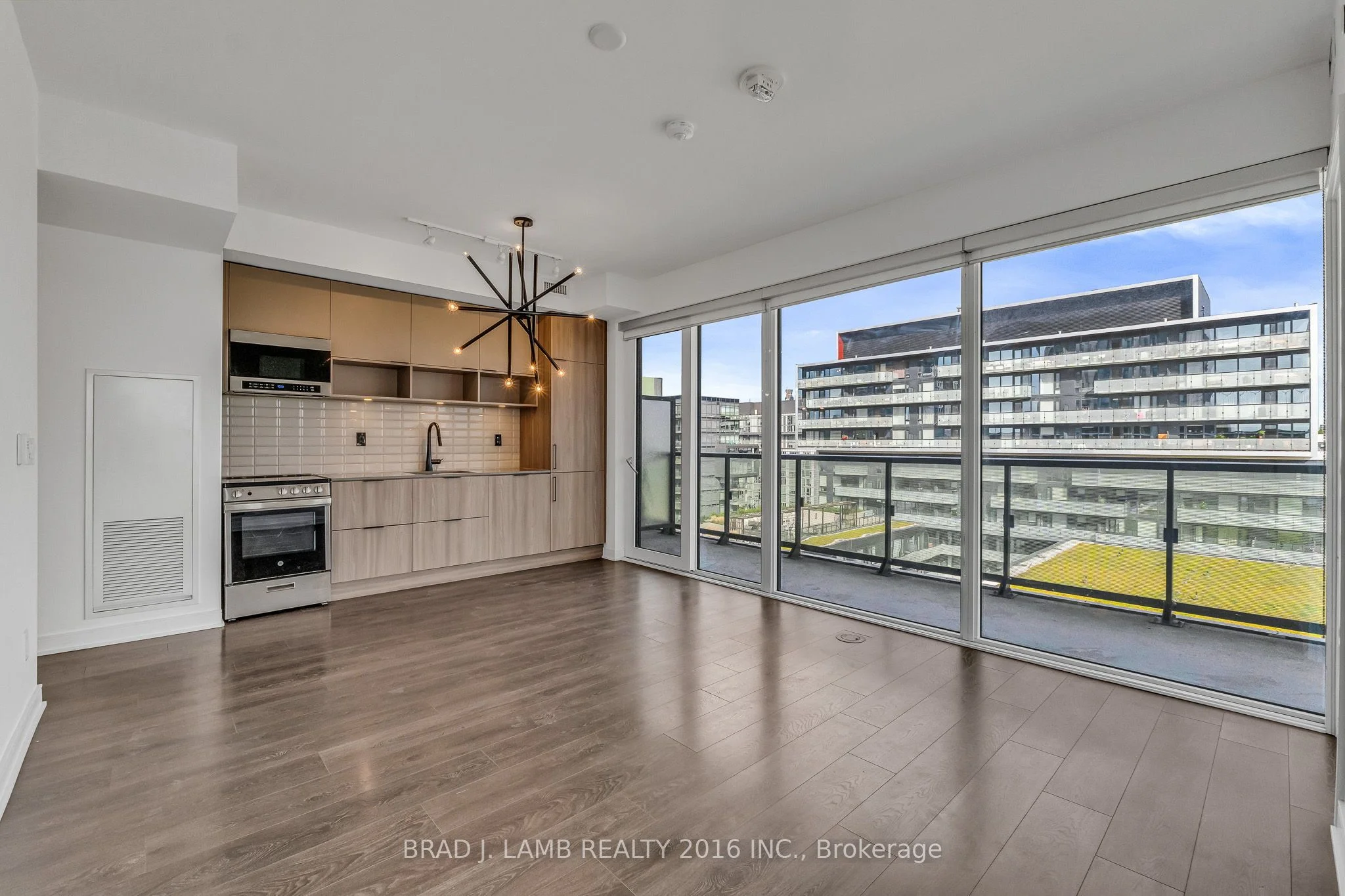 180 Mill Street S904, Toronto C08, ON M5A 0V7