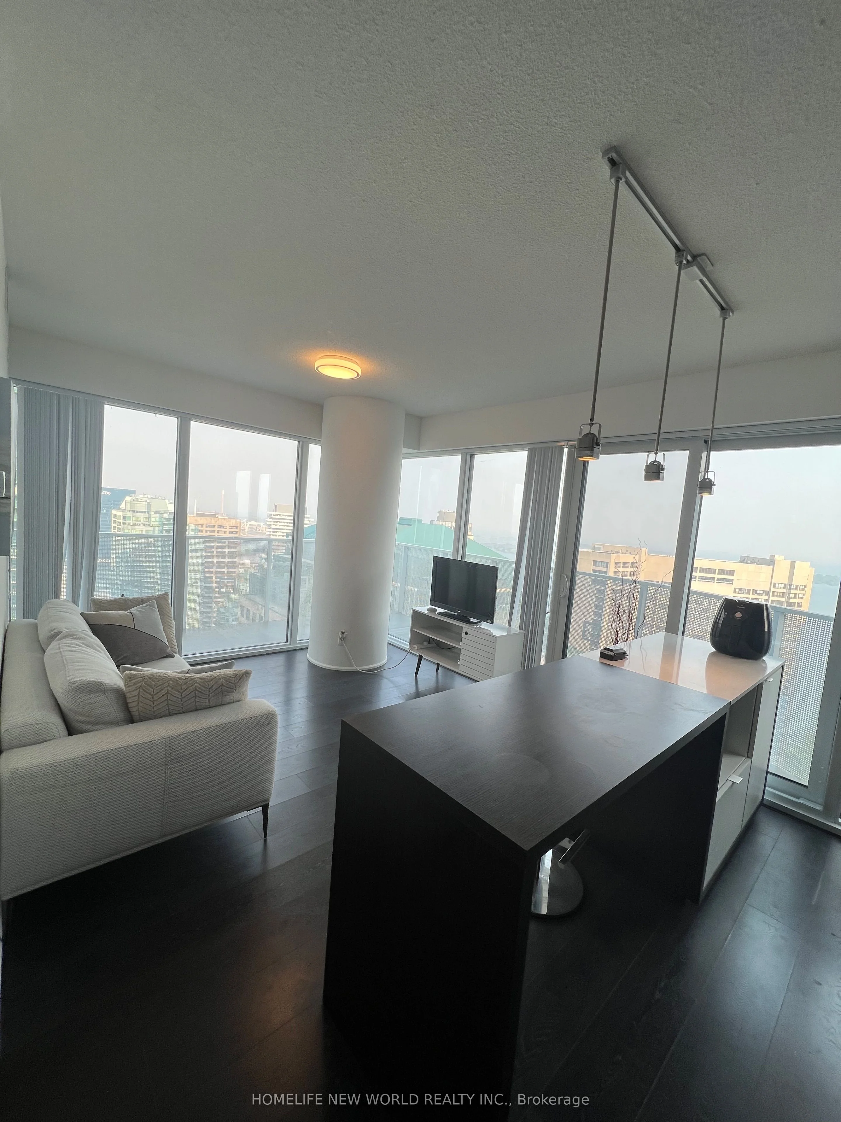 88 Harbour Street 3707, Toronto C01, ON M5J 0C3