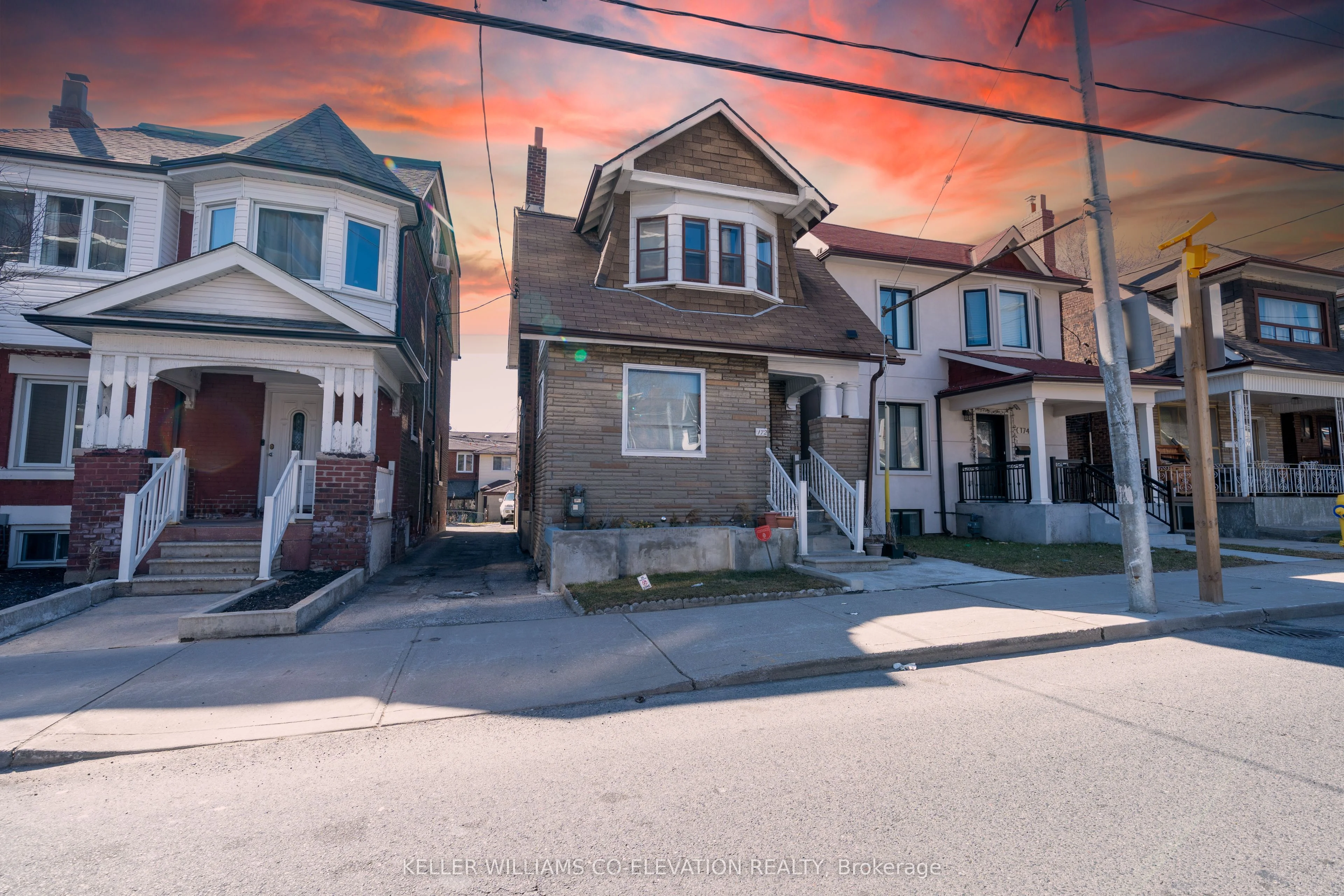 172 Oakwood Avenue, Toronto C03, ON M6E 2T9