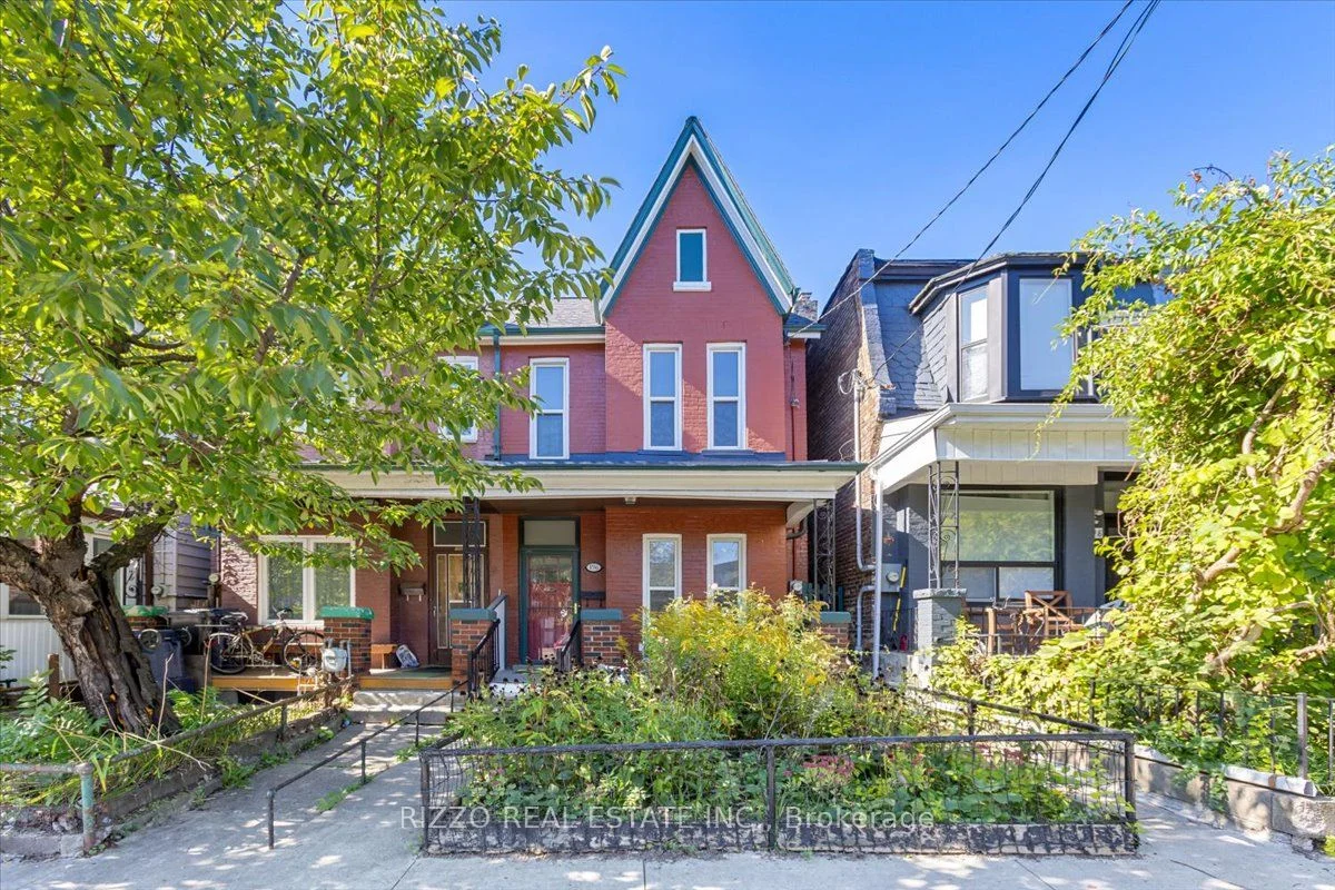 196 Claremont Street, Toronto C01, ON M6J 2M9