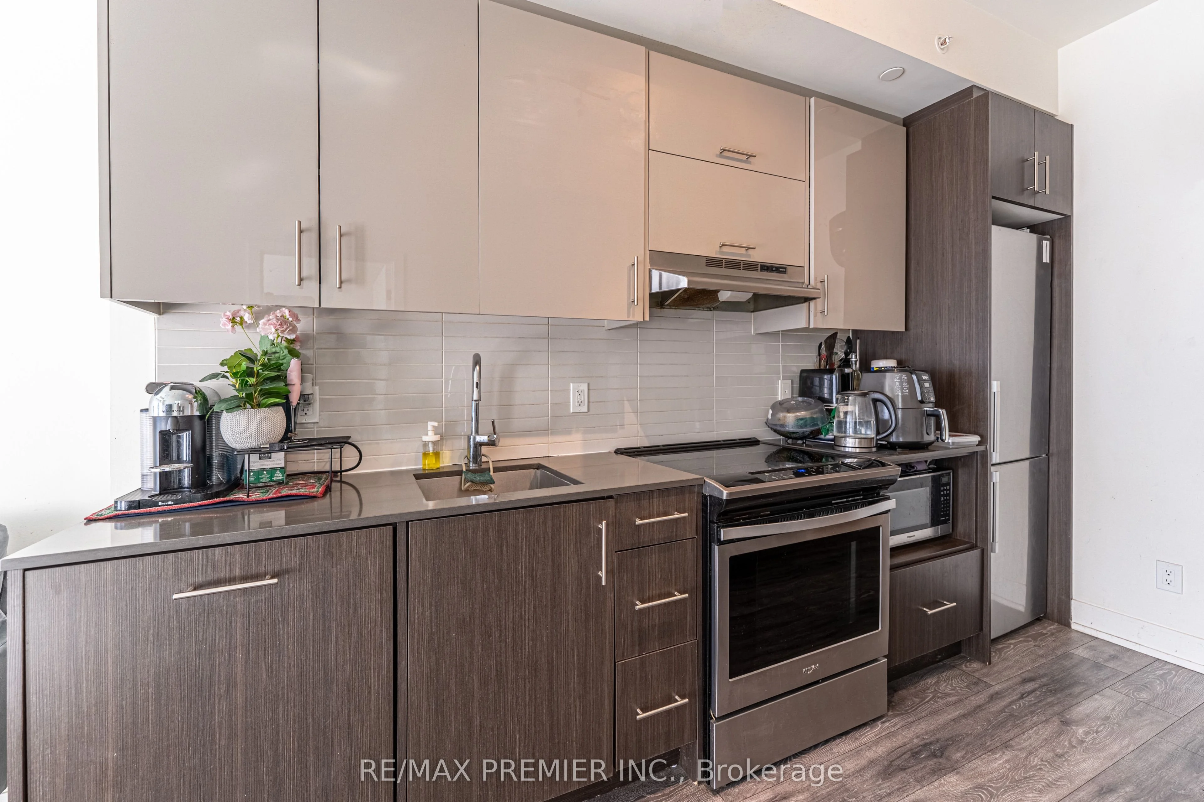 180 Fairview Mall Drive 1511, Toronto C15, ON M2J 0G4