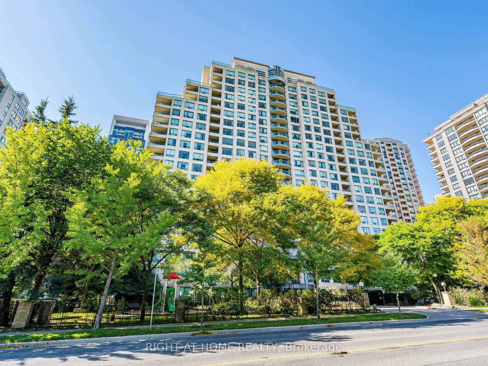 Condo Apartment in Toronto