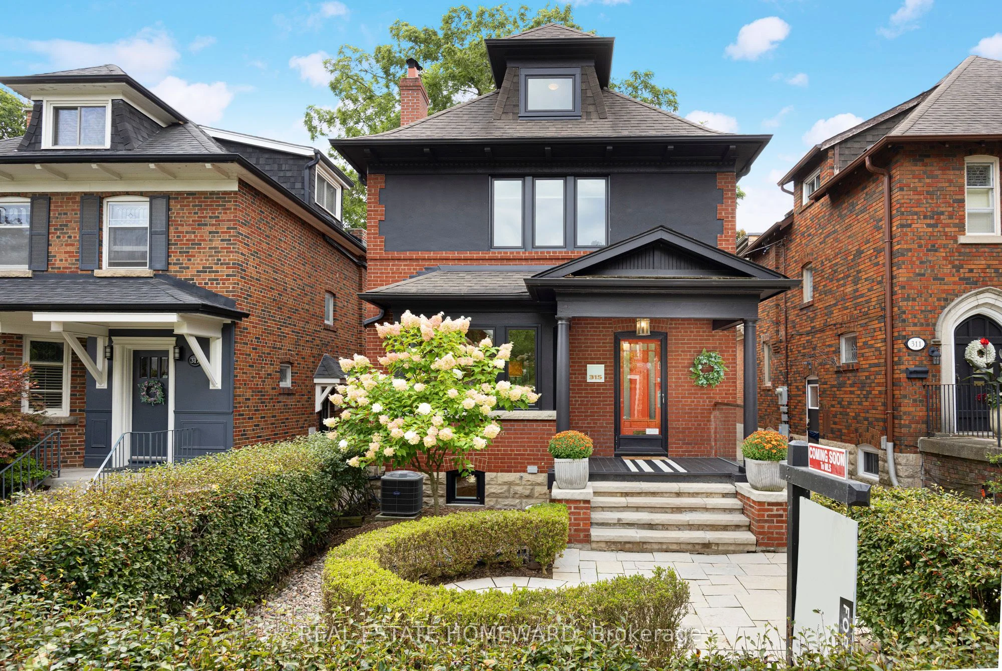 315 Rose Park Drive, Toronto C09, ON M4T 1R8